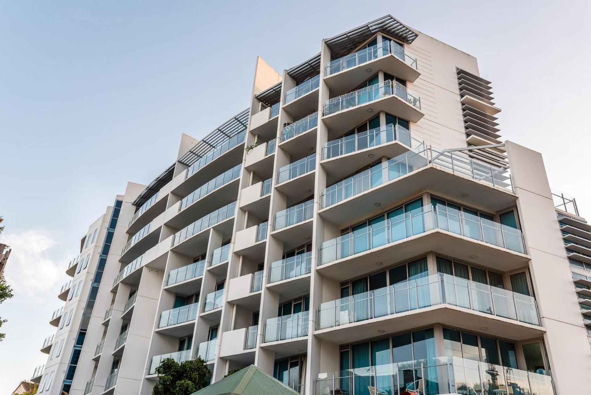 Russell St Retreat Stunning & Park Views