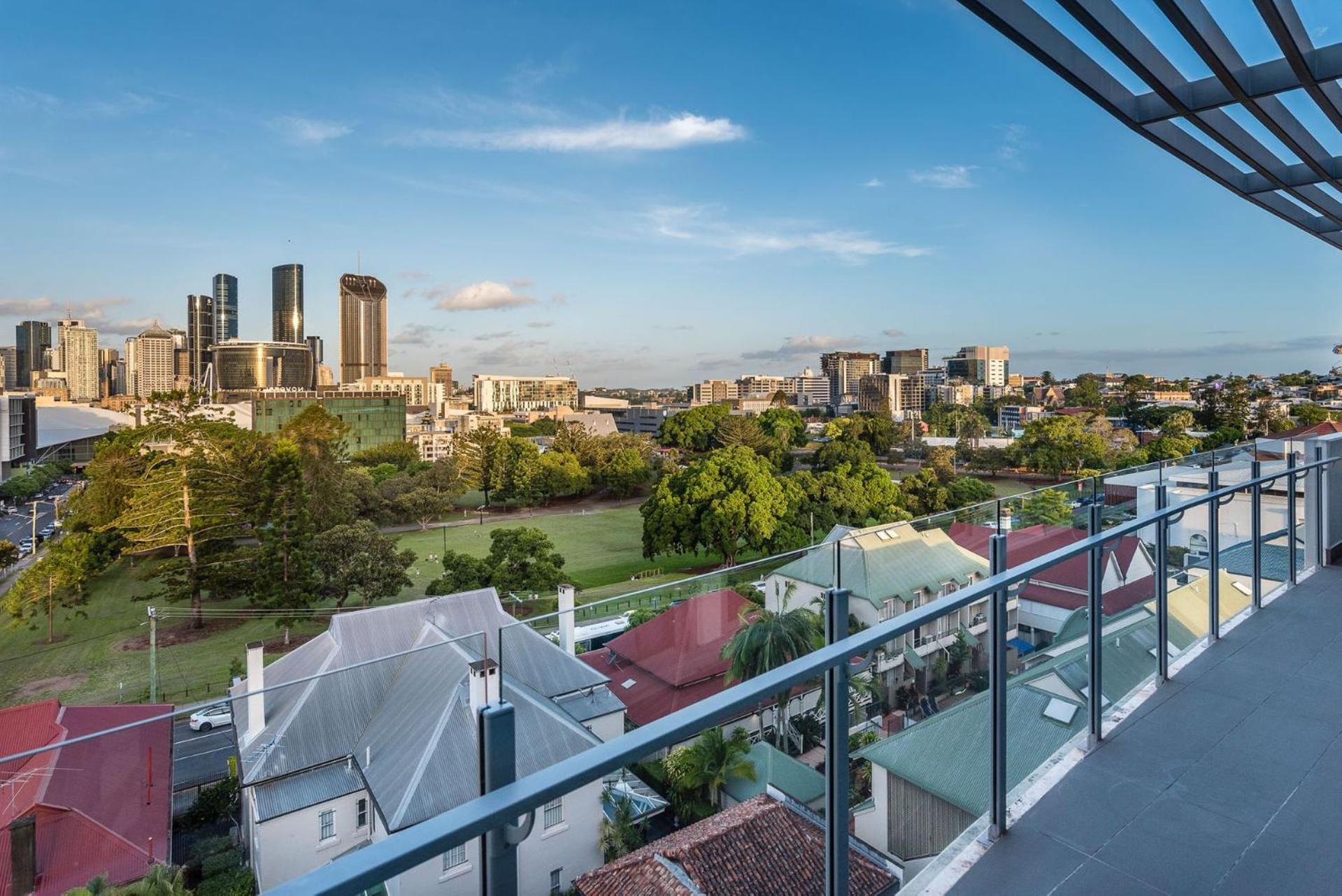 Russell St Retreat Stunning & Park Views Apartment