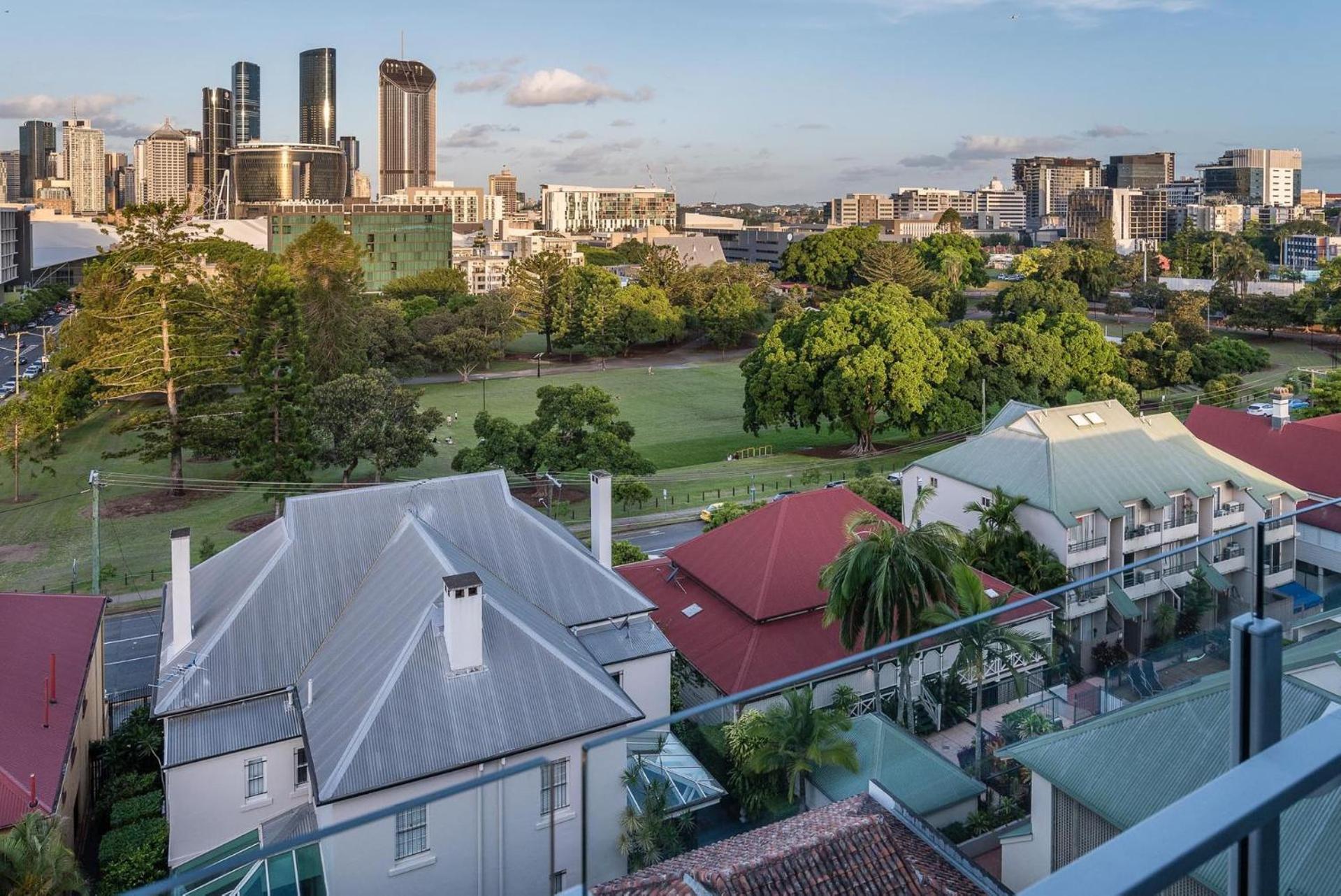 Russell St Retreat Stunning & Park Views Apartment