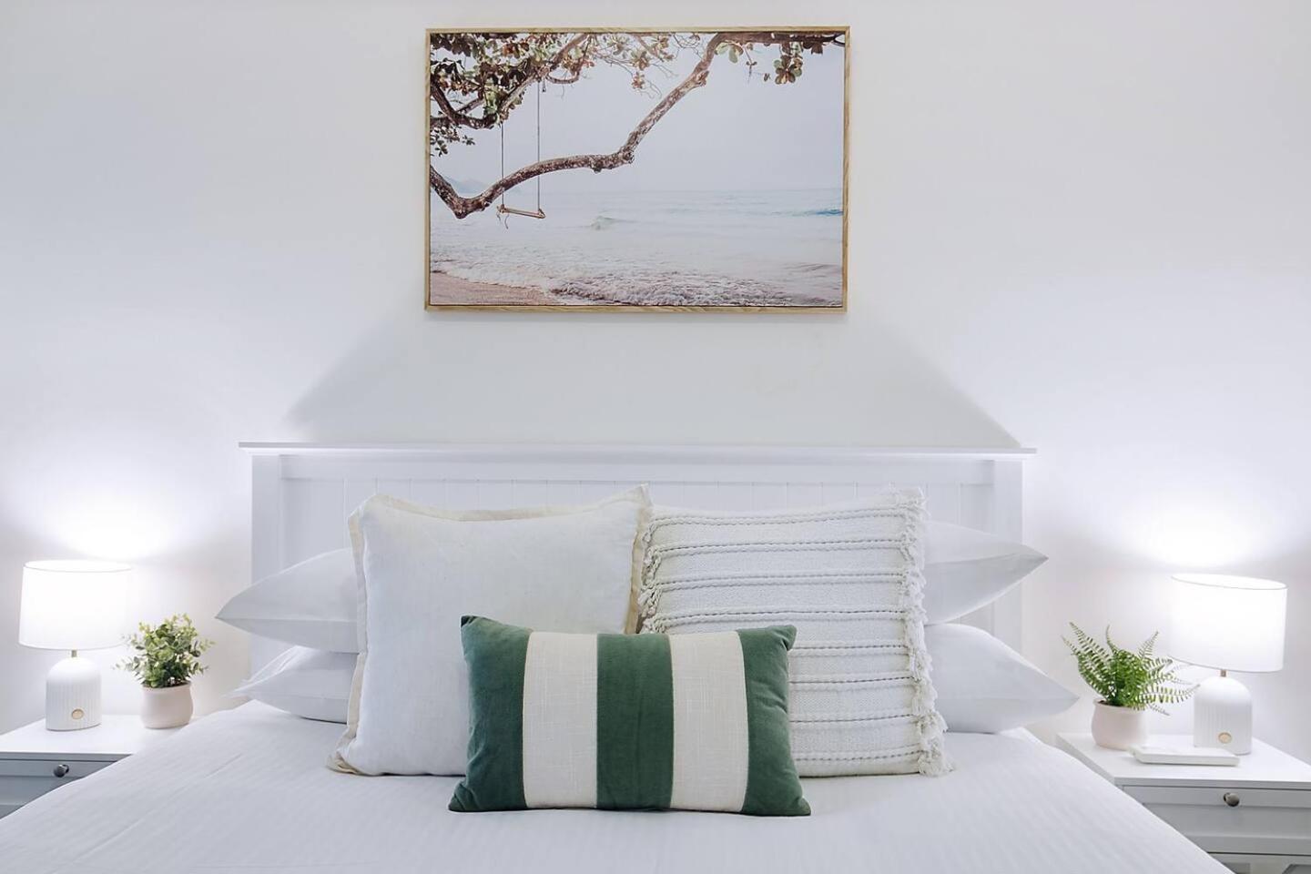 Boundless Horizons - Stylish Comfort & Views