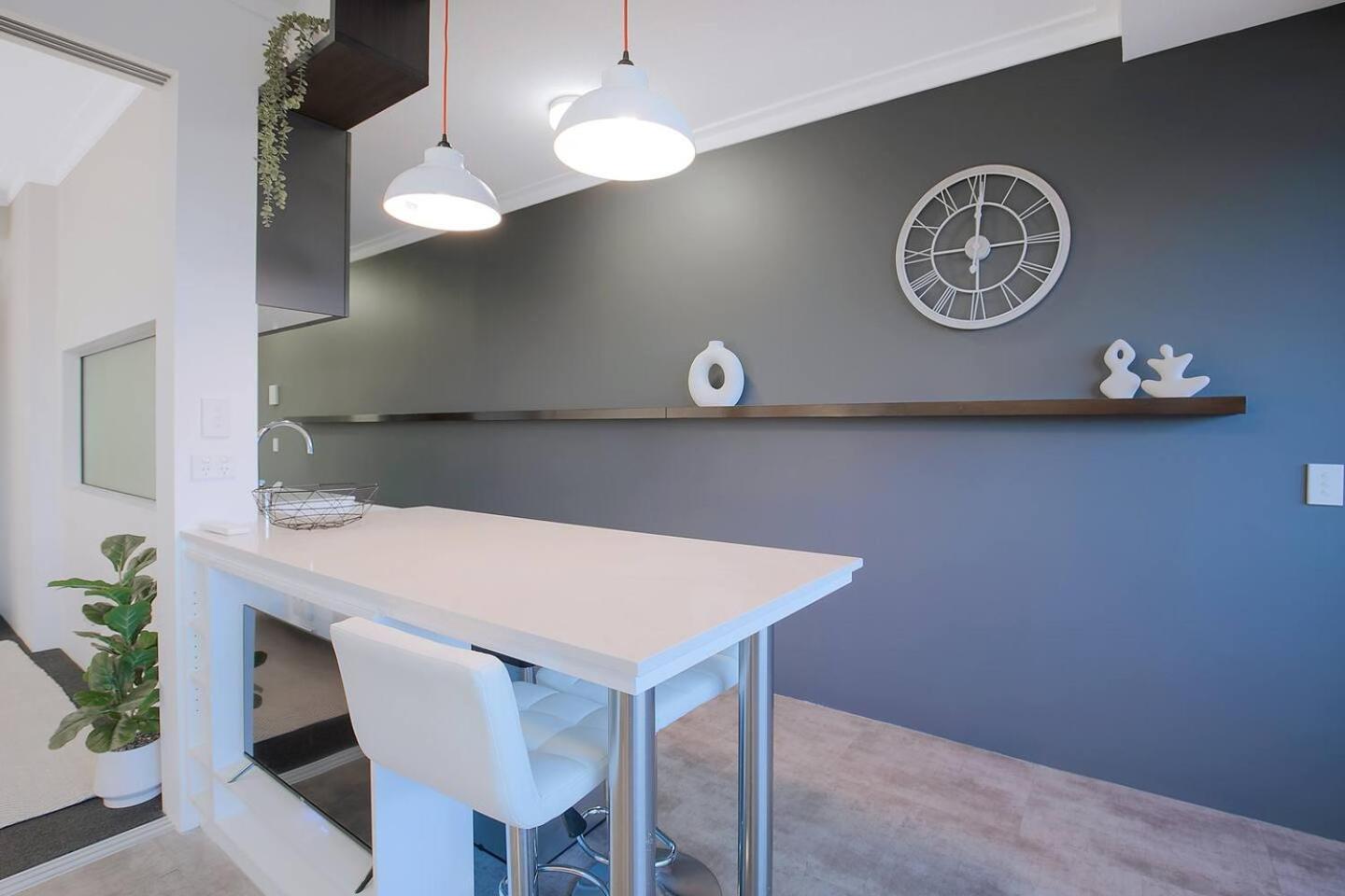 Boundless Horizons - Stylish Comfort & Views Apartment Brisbane