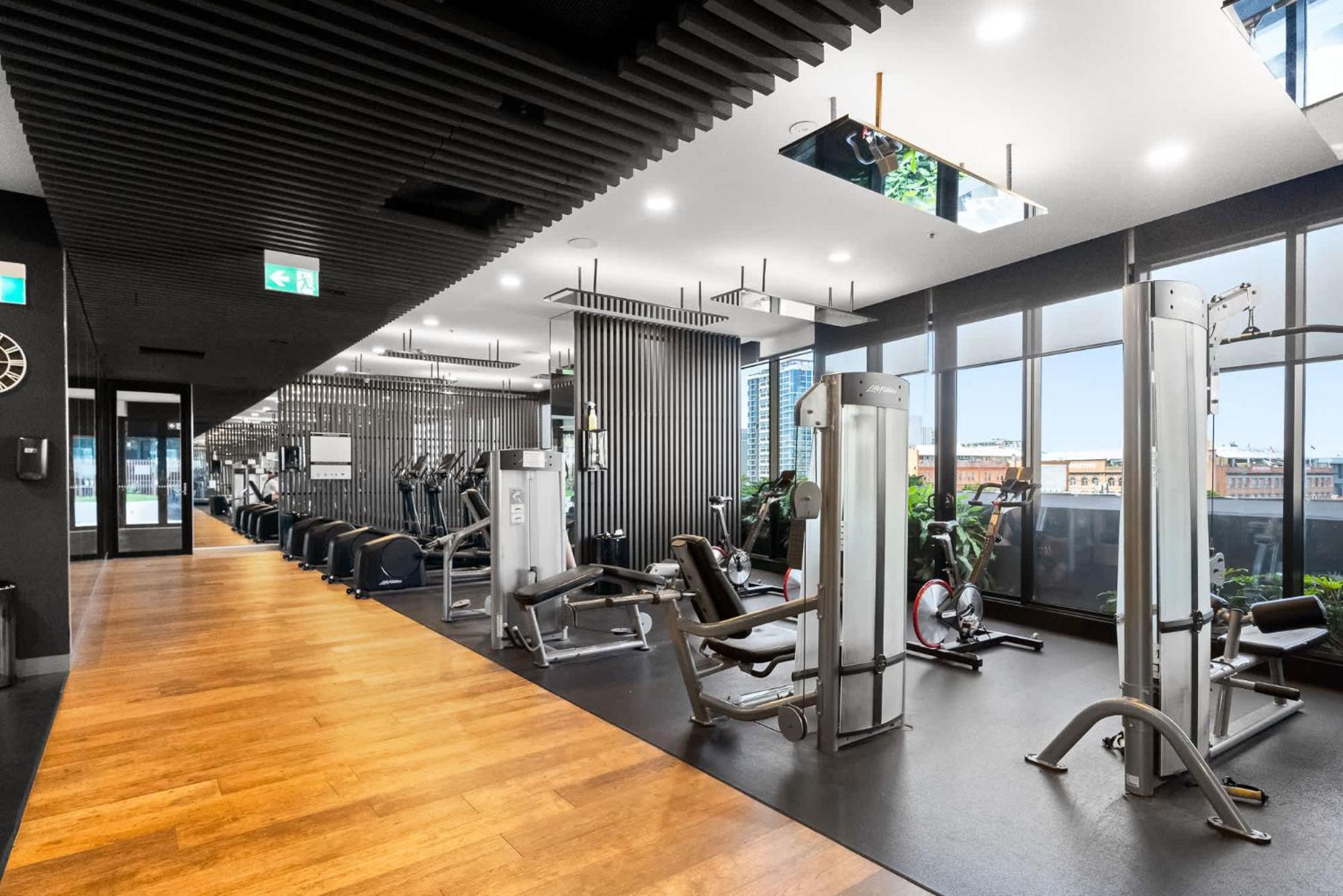 Flatiron - Skyline Executive W Mountain Views Brisbane