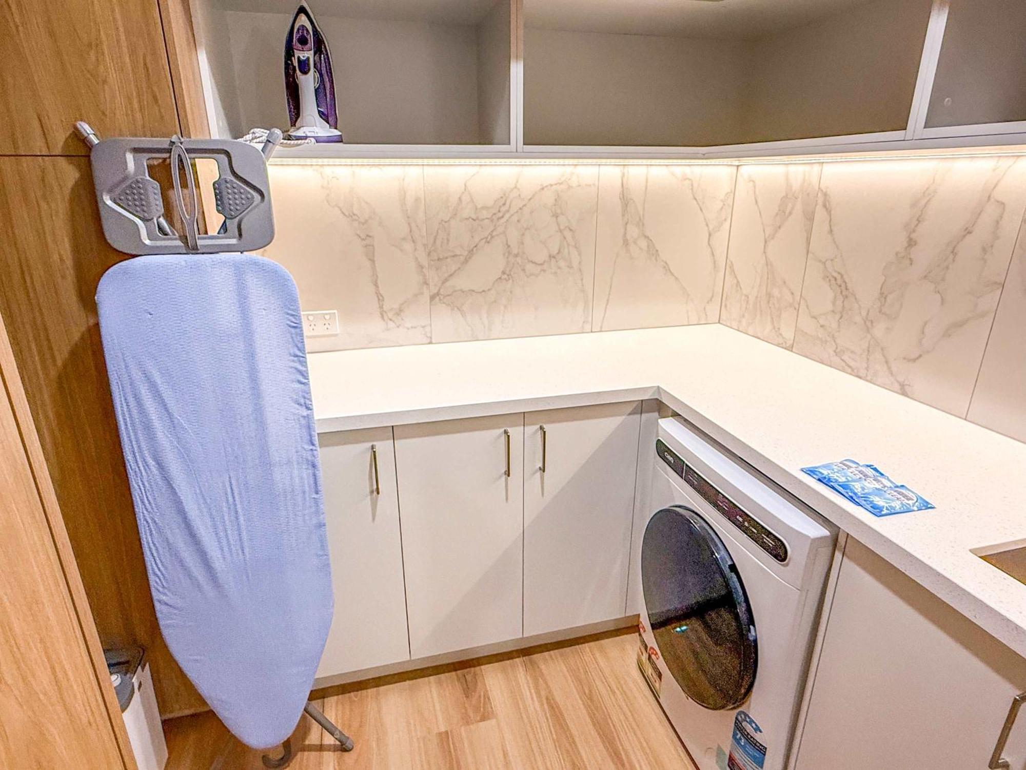 Cassa Aura Place - Modern 4br Homes Holiday home