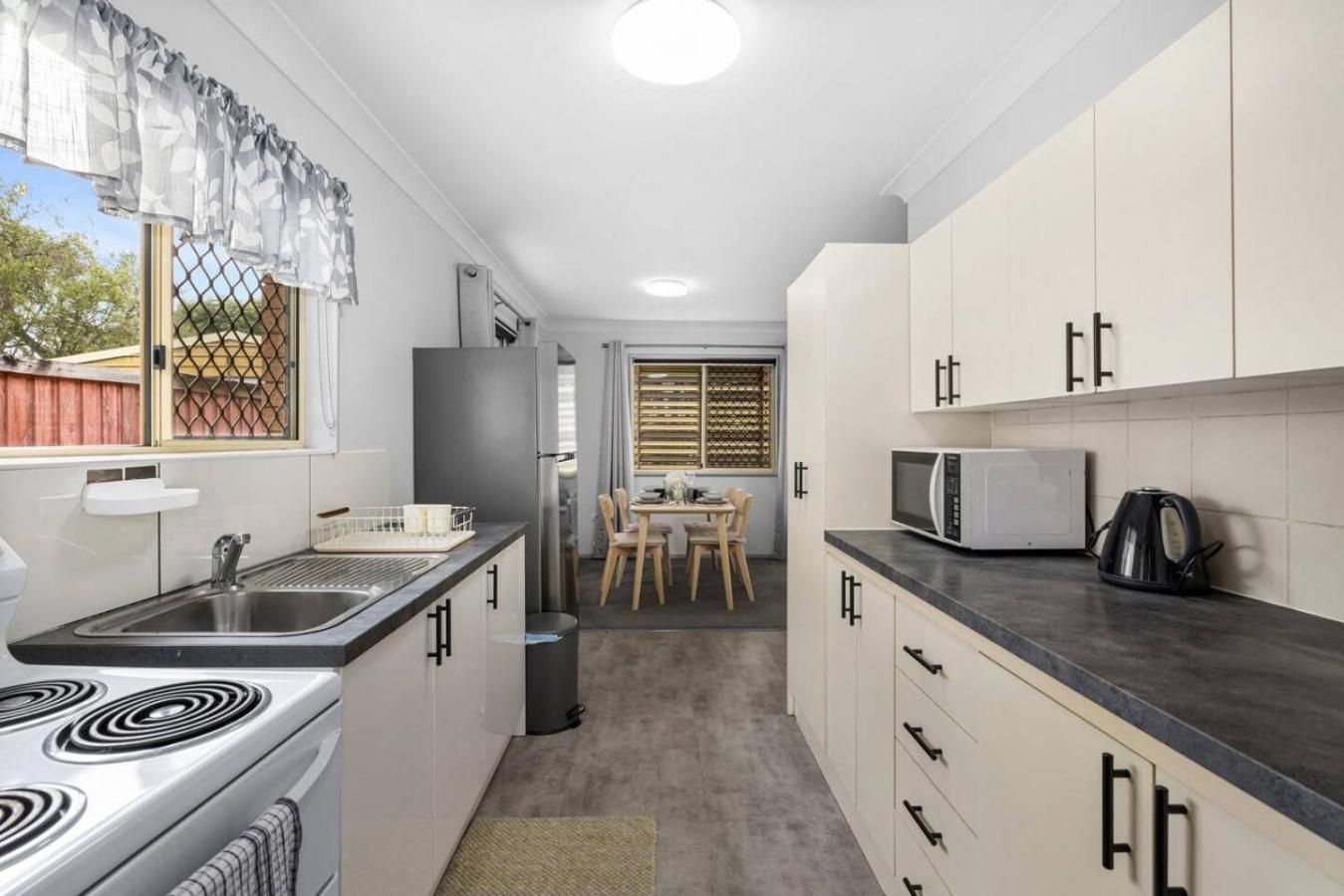 Duplex With 2 Private Homes Dual Units Acacia1&2 * Brisbane