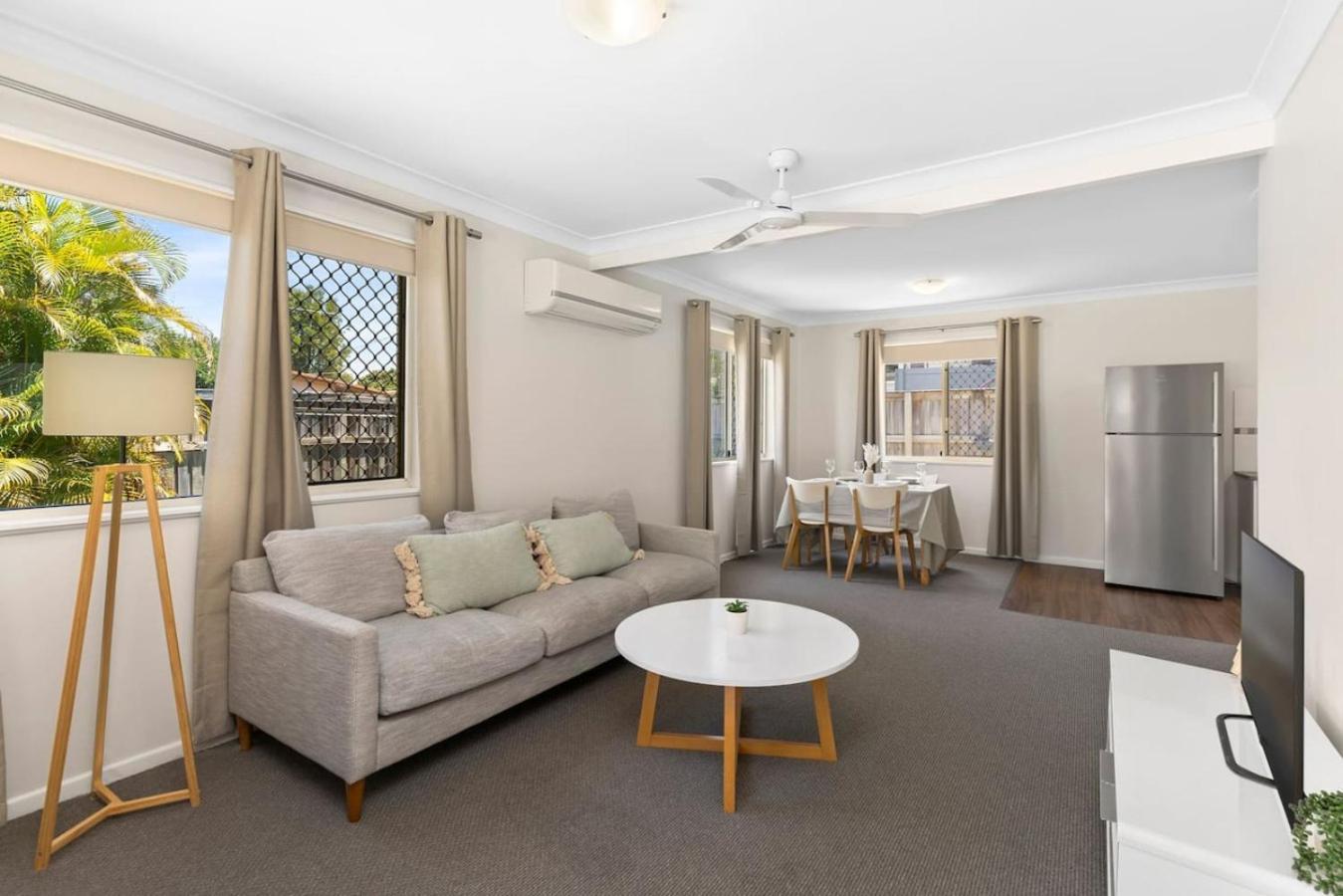 Duplex With 2 Private Homes Dual Units Acacia1&2 * Brisbane