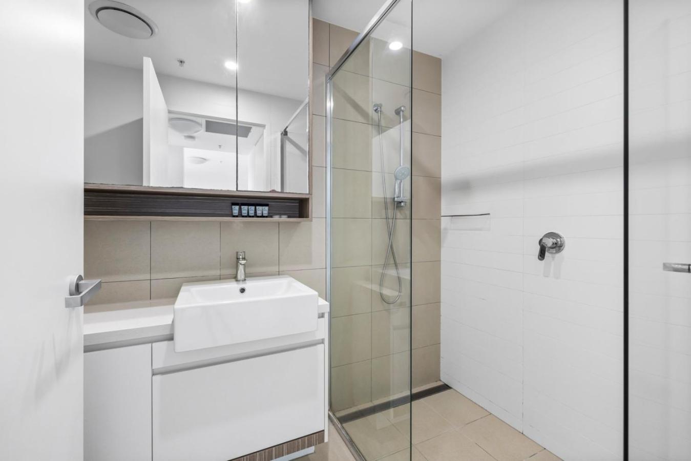 Experiencing Uni Life 2br Kelvin Grove Parking 703 * Brisbane