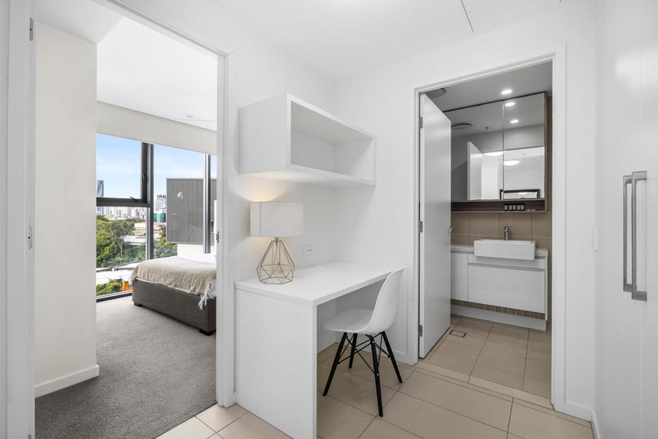 Experiencing Uni Life 2br Kelvin Grove Parking 703 Apartment Brisbane