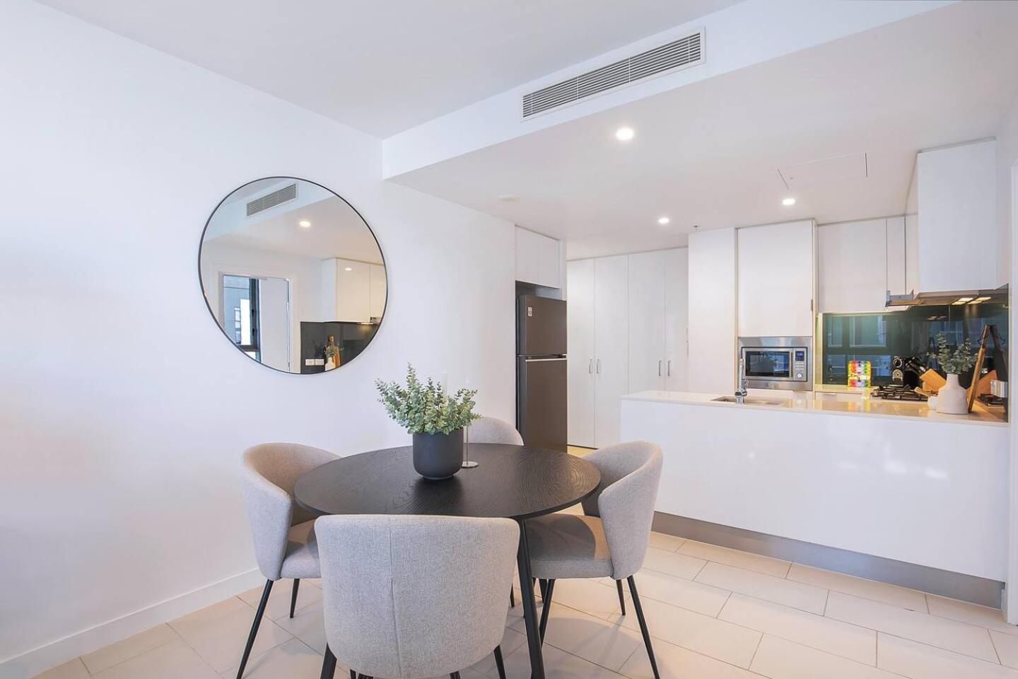 'oliva On Brookes' Chic Inner-city Escape With Pool Brisbane