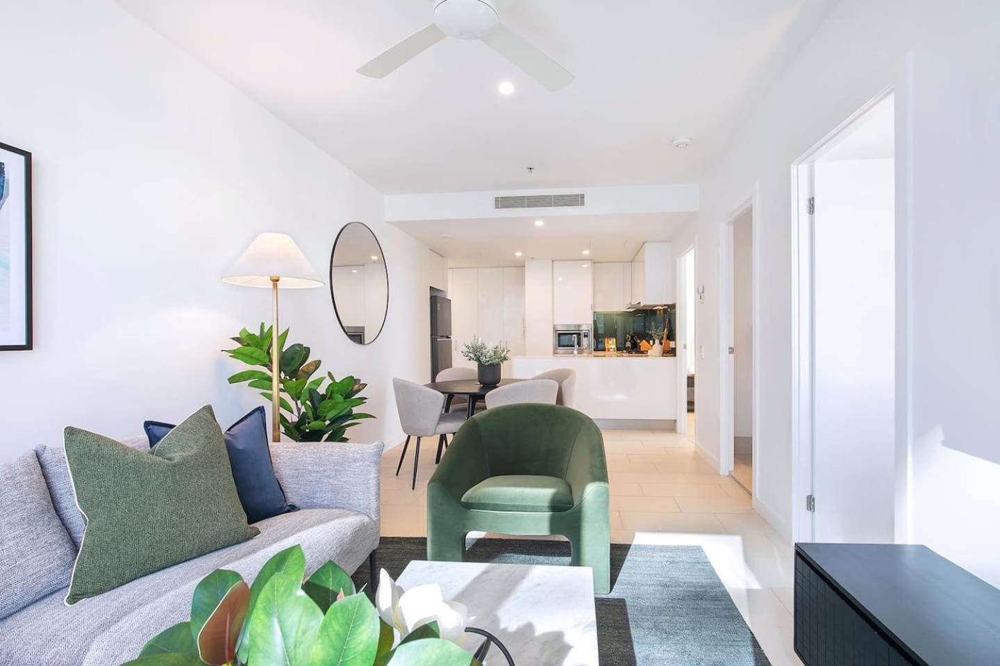 'oliva On Brookes' Chic Inner-city Escape With Pool Apartment Brisbane