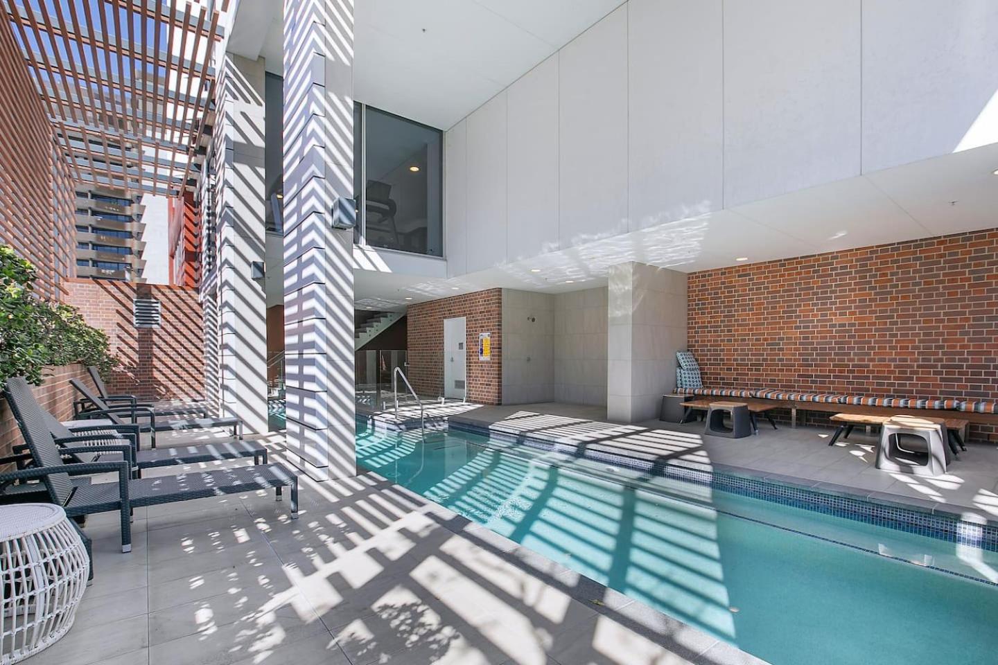 Apartment 'oliva On Brookes' Chic Inner-city Escape With Pool Brisbane