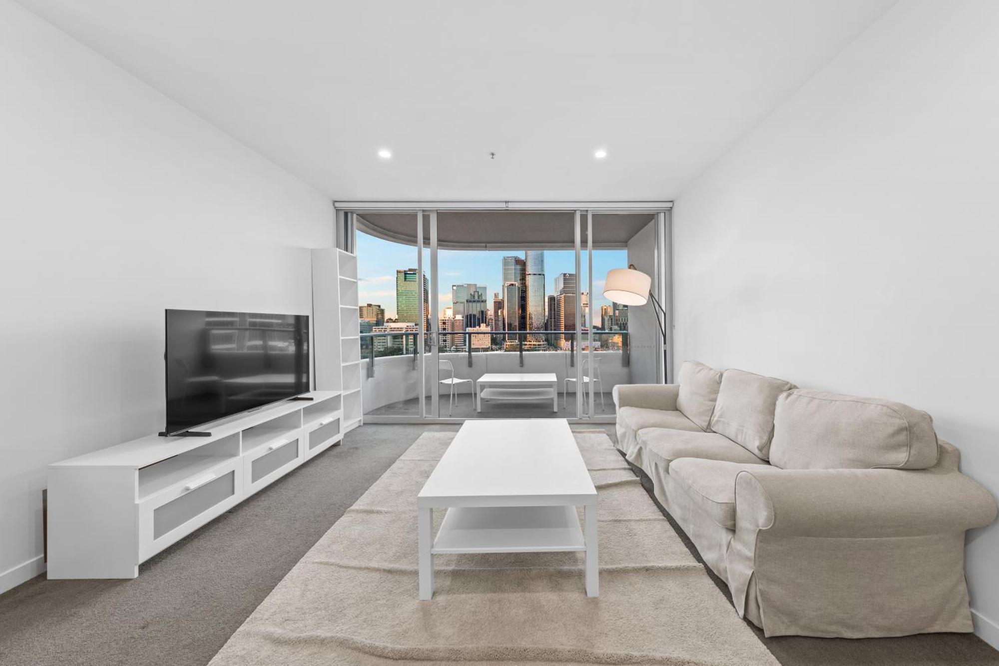 Dreamy 2br Escape Framed By And Art * Brisbane