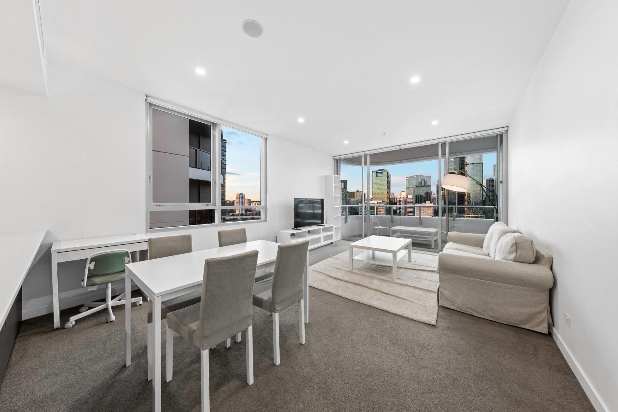 Dreamy 2br Escape Framed By And Art Brisbane