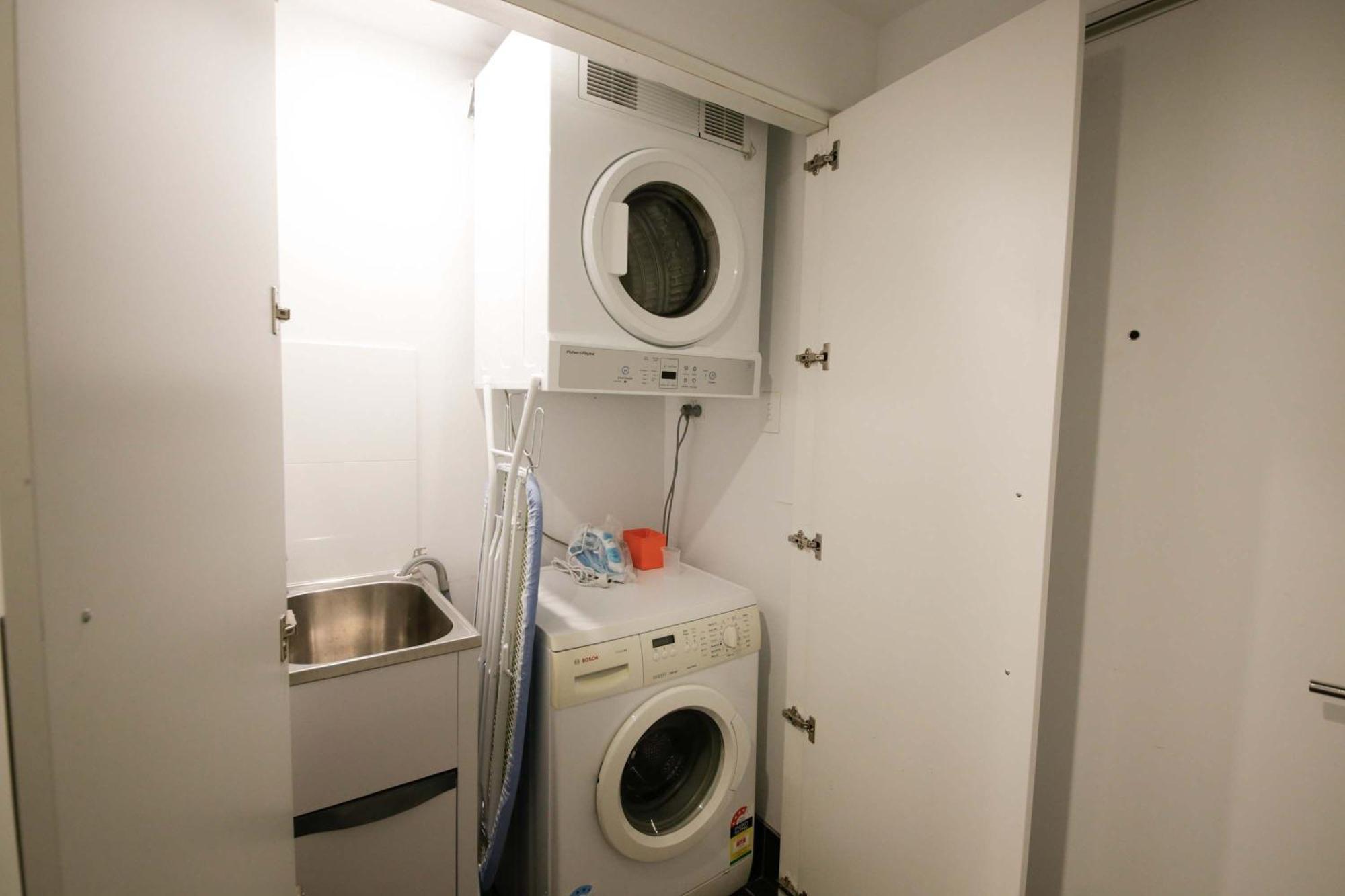 Apartment Tranquil River-view 2-bedroom High-rise Brisbane