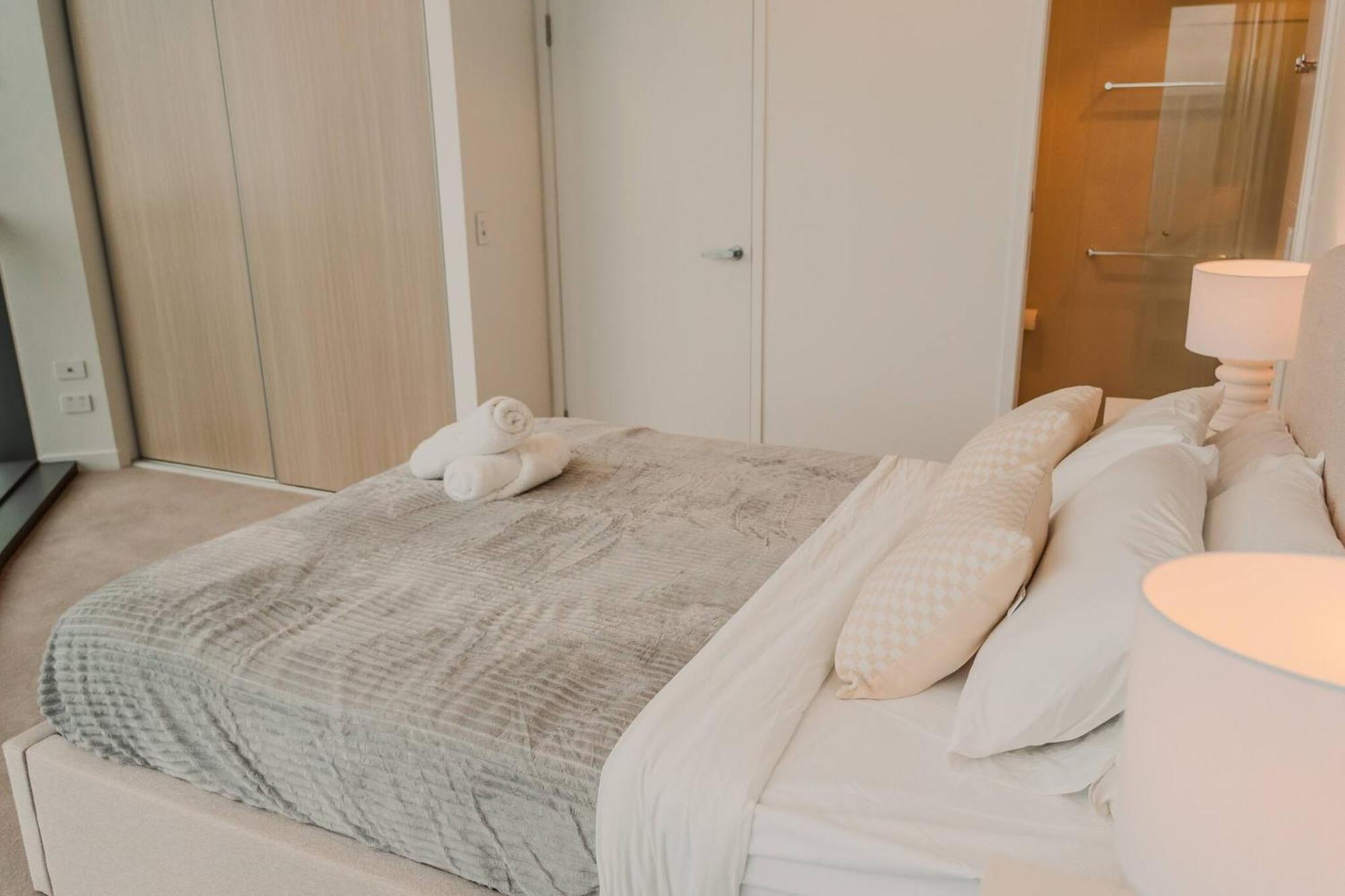 Apartment 2br Queens Wharf Level 27 Sky Deck & River View W Carpark Brisbane