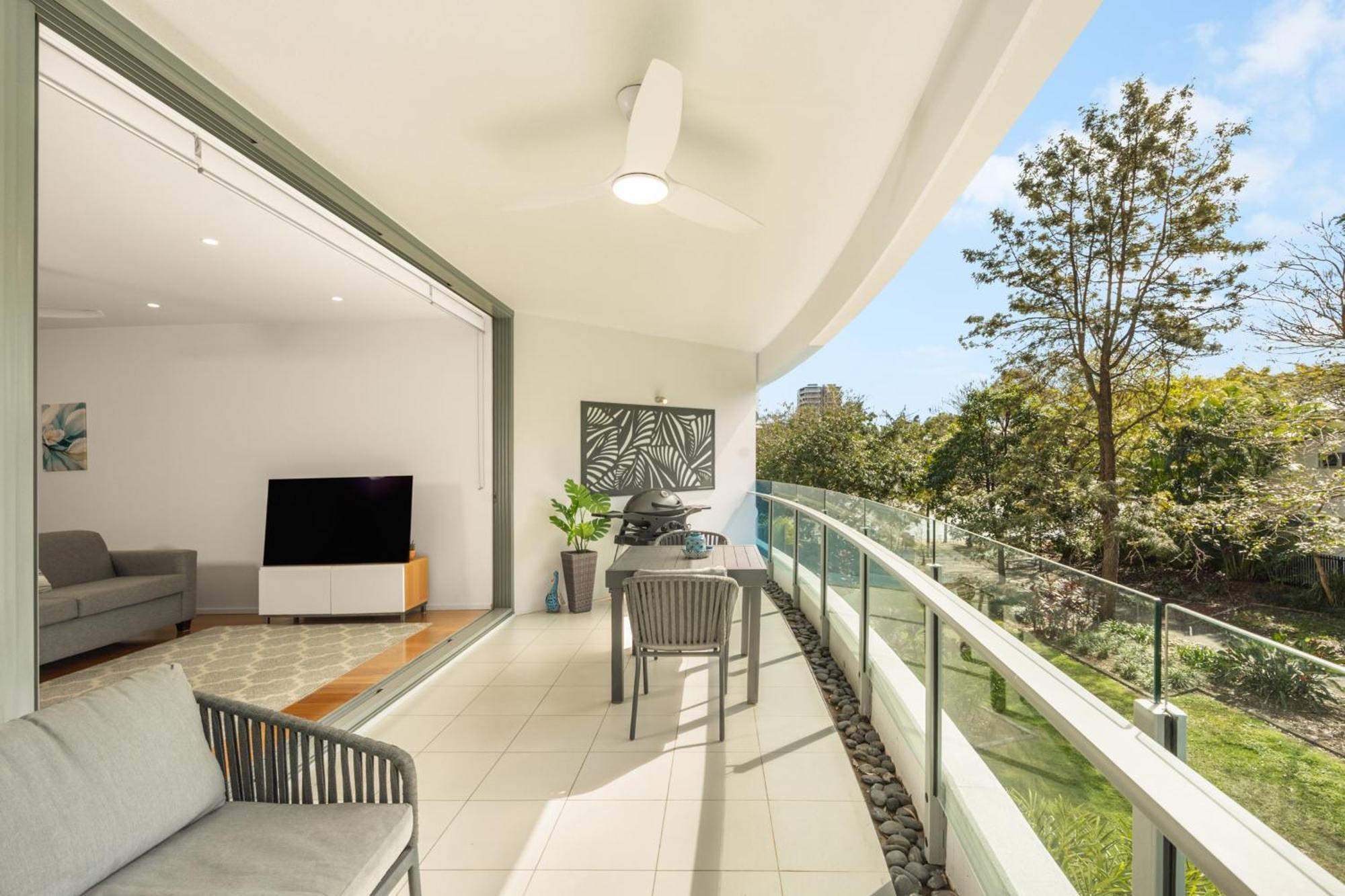 Apartment Riverside Lux 2bed 2bath Parking *