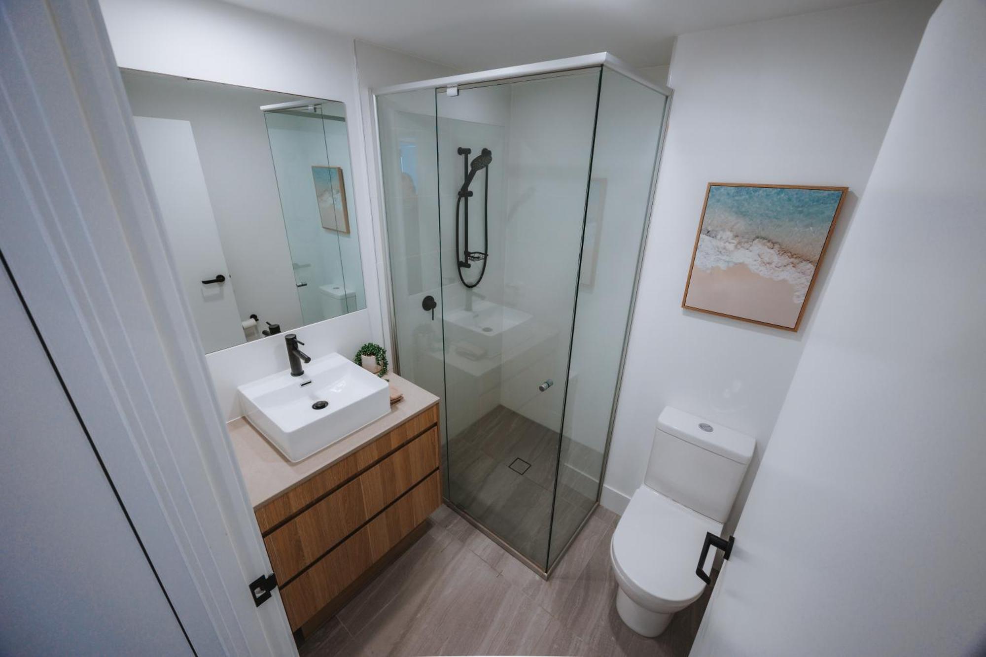 3-bedroom With Sea View, Rooftop Pool, Study & Free Parking Apartment *