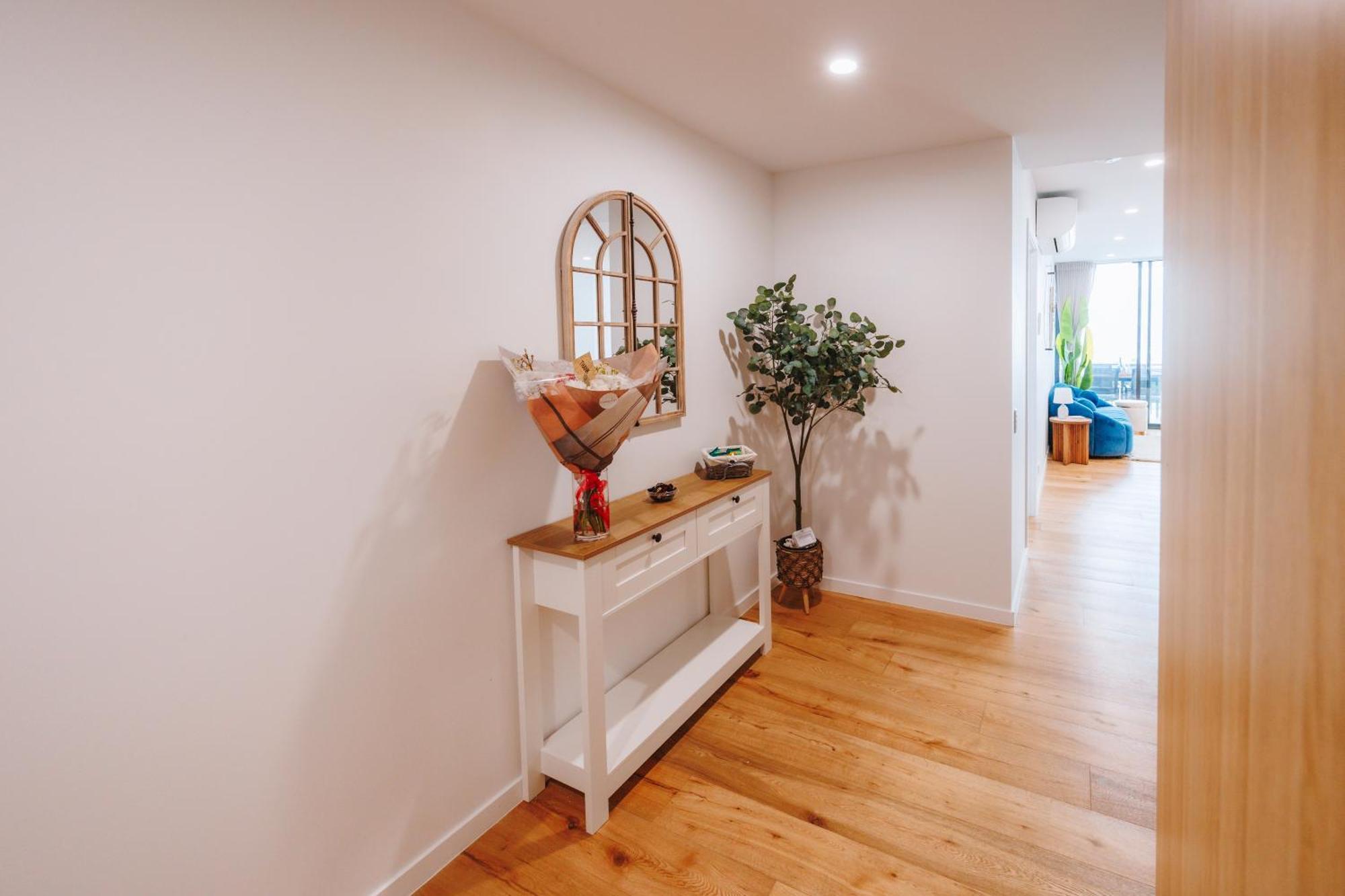 3-bedroom With Sea View, Rooftop Pool, Study & Free Parking Brisbane