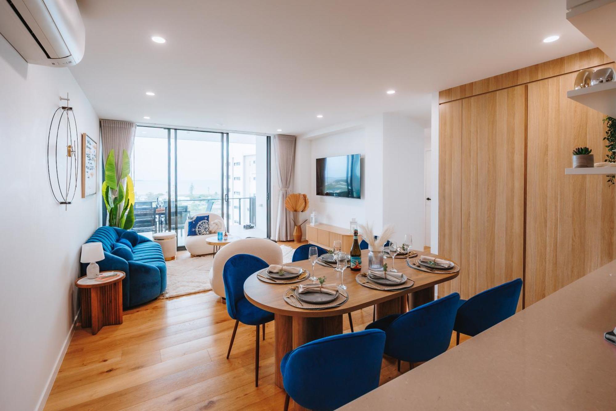 3-bedroom With Sea View, Rooftop Pool, Study & Free Parking Apartment Brisbane