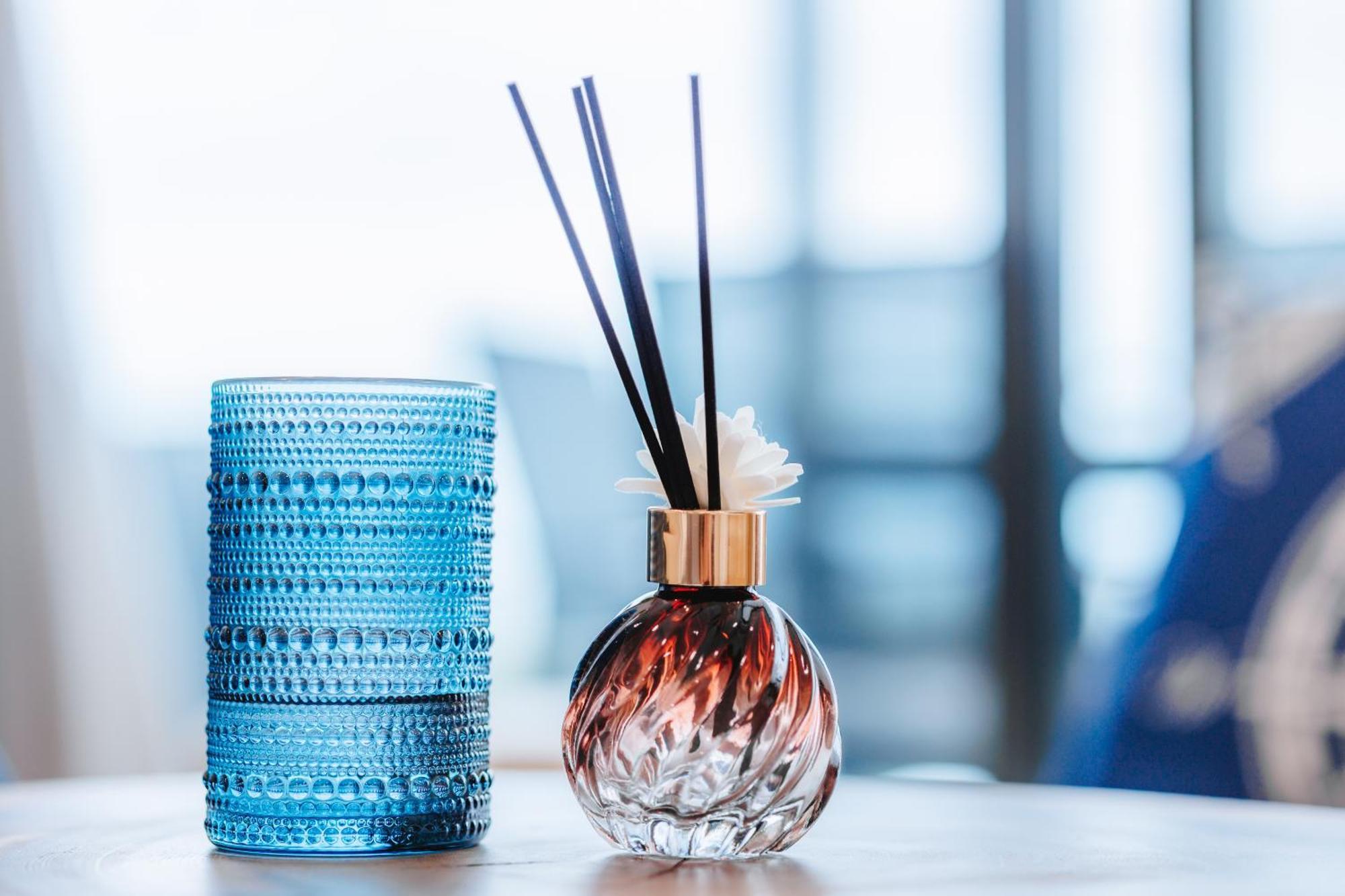 3-bedroom With Sea View, Rooftop Pool, Study & Free Parking