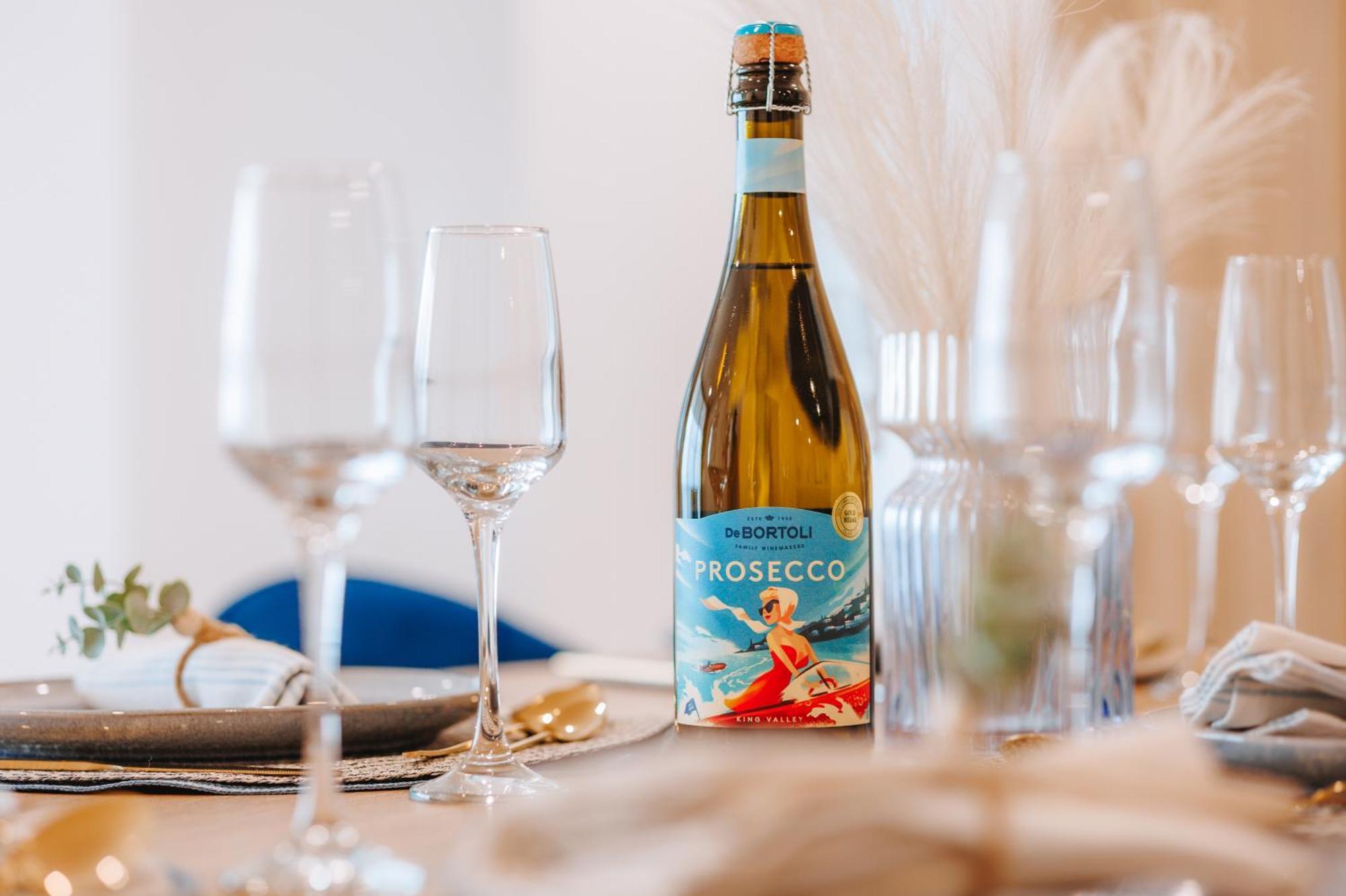 Apartment 3-bedroom With Sea View, Rooftop Pool, Study & Free Parking Brisbane