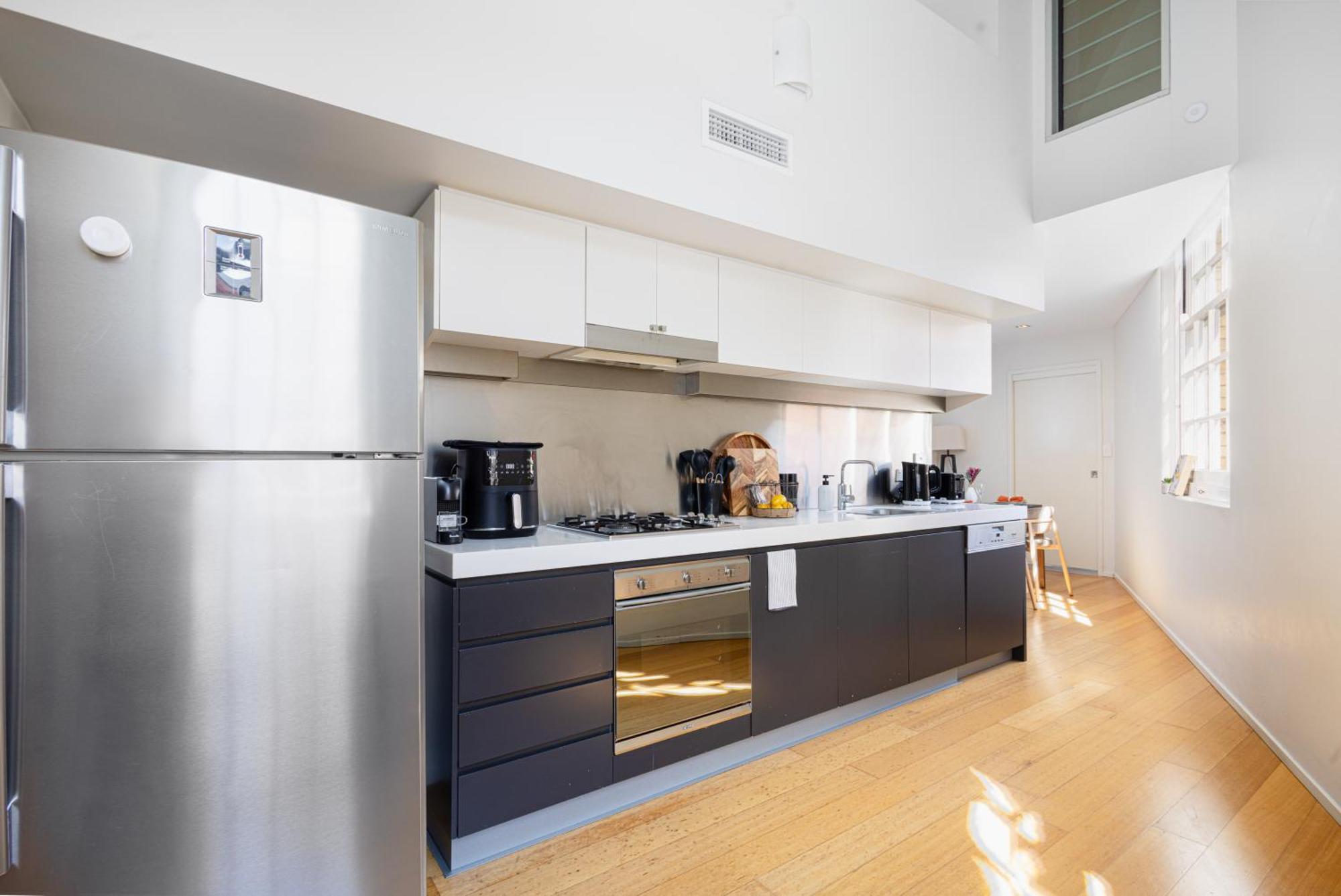 Stylish Heritage 2br Loft Near And River With Pool And Free Parking Apartment