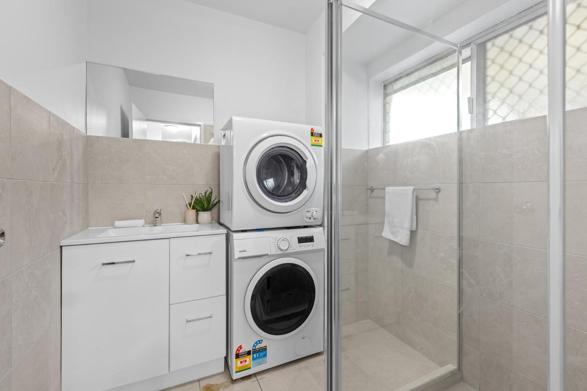 Apartment Spacious 2br Near Hospital, Qut And Cbd With Parking! *