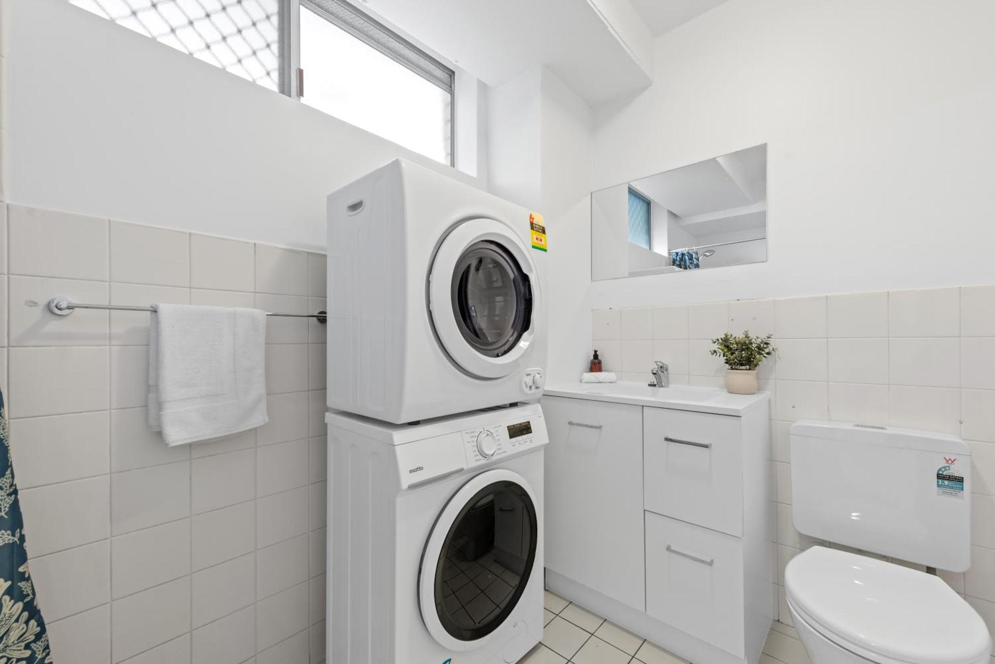 Sunny 1br Near Hospital, Qut & Cbd With Parking! Apartment Brisbane