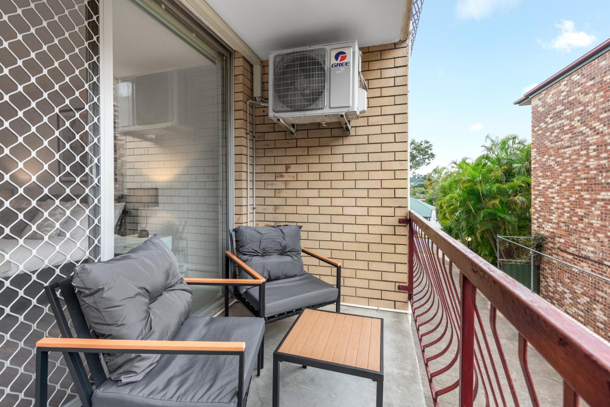 Sunny 1br Near Hospital, Qut & Cbd With Parking! Apartment