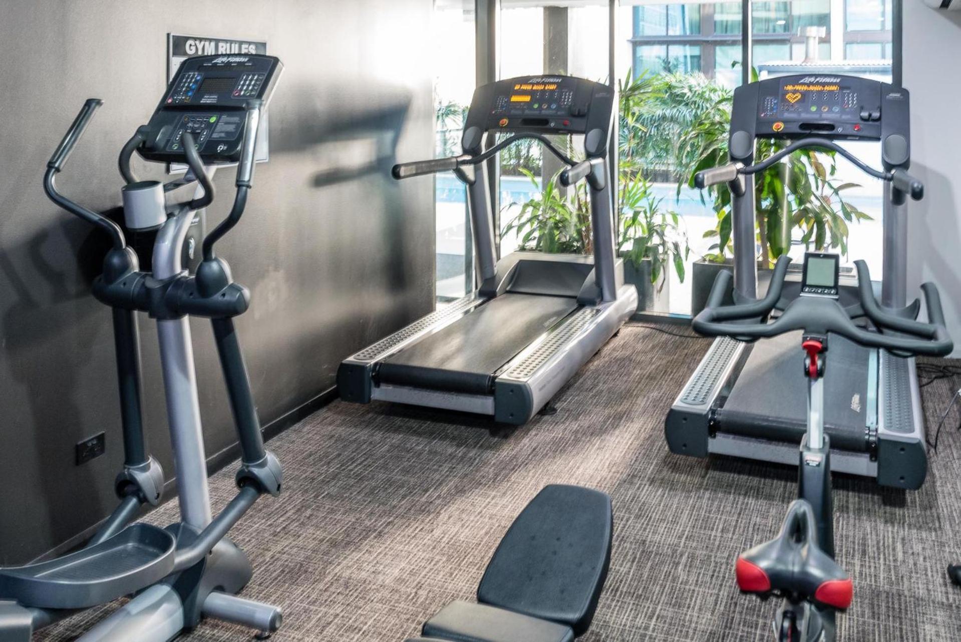 Skyline Viewpoint Escape Parking - Pool - Gym Apartment *