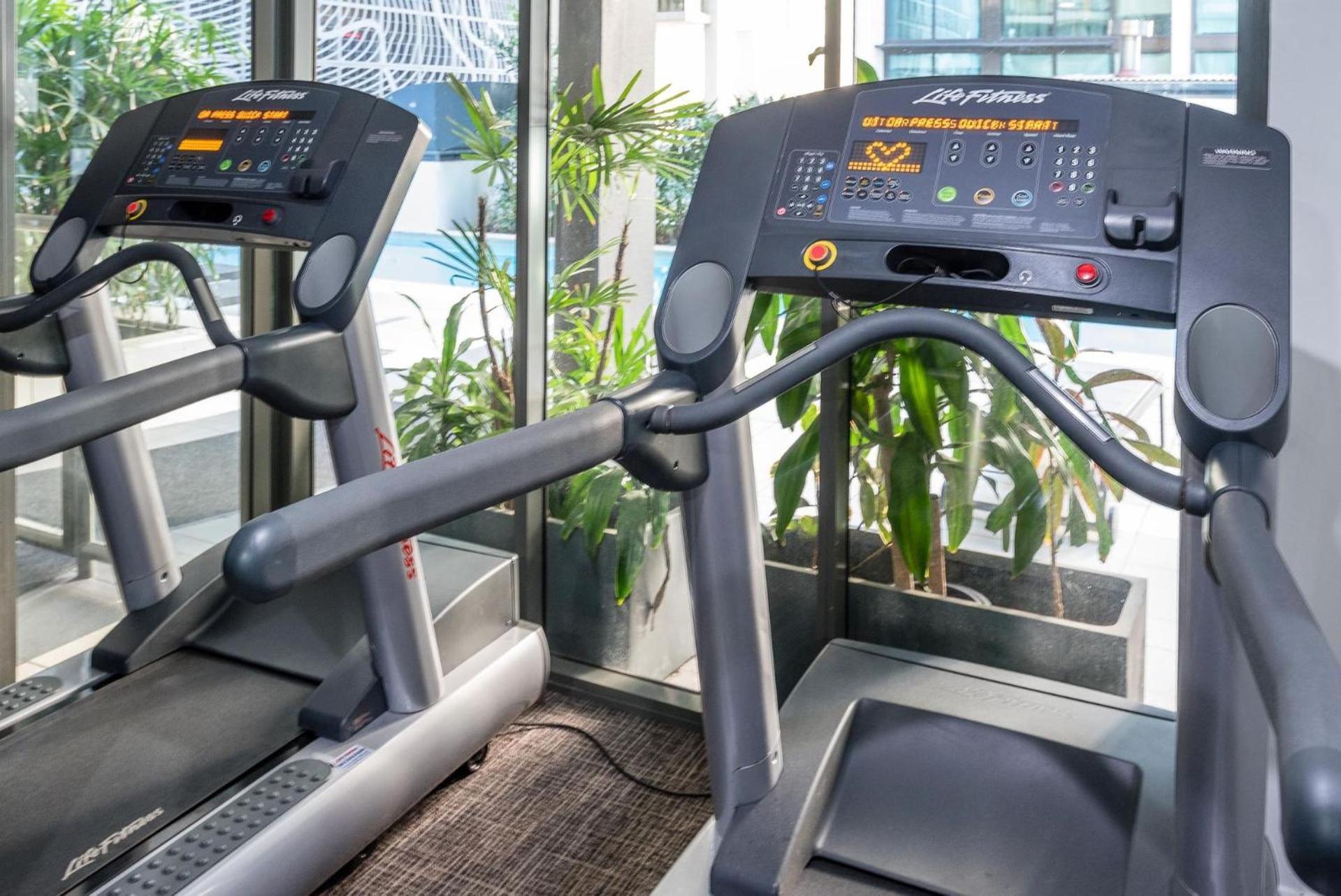 Skyline Viewpoint Escape Parking - Pool - Gym Apartment