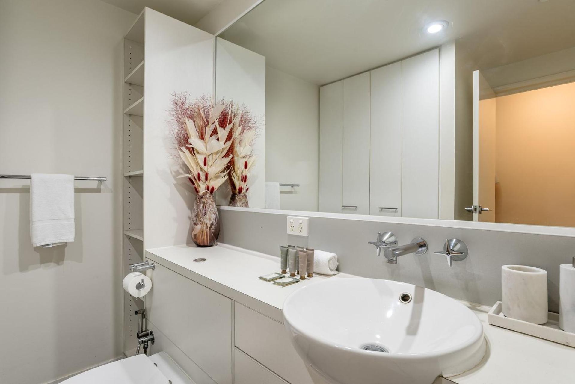 Skyline Viewpoint Escape Parking - Pool - Gym * Brisbane