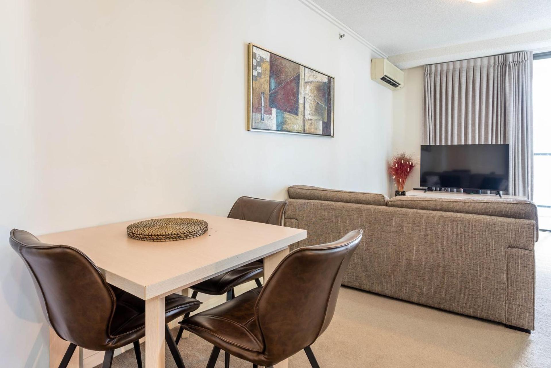 Skyline Viewpoint Escape Parking - Pool - Gym