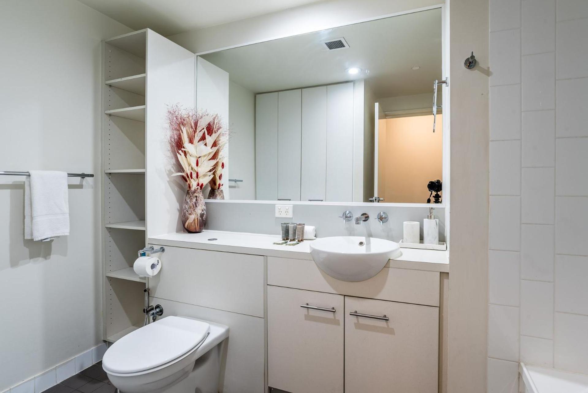 Skyline Viewpoint Escape Parking - Pool - Gym Apartment