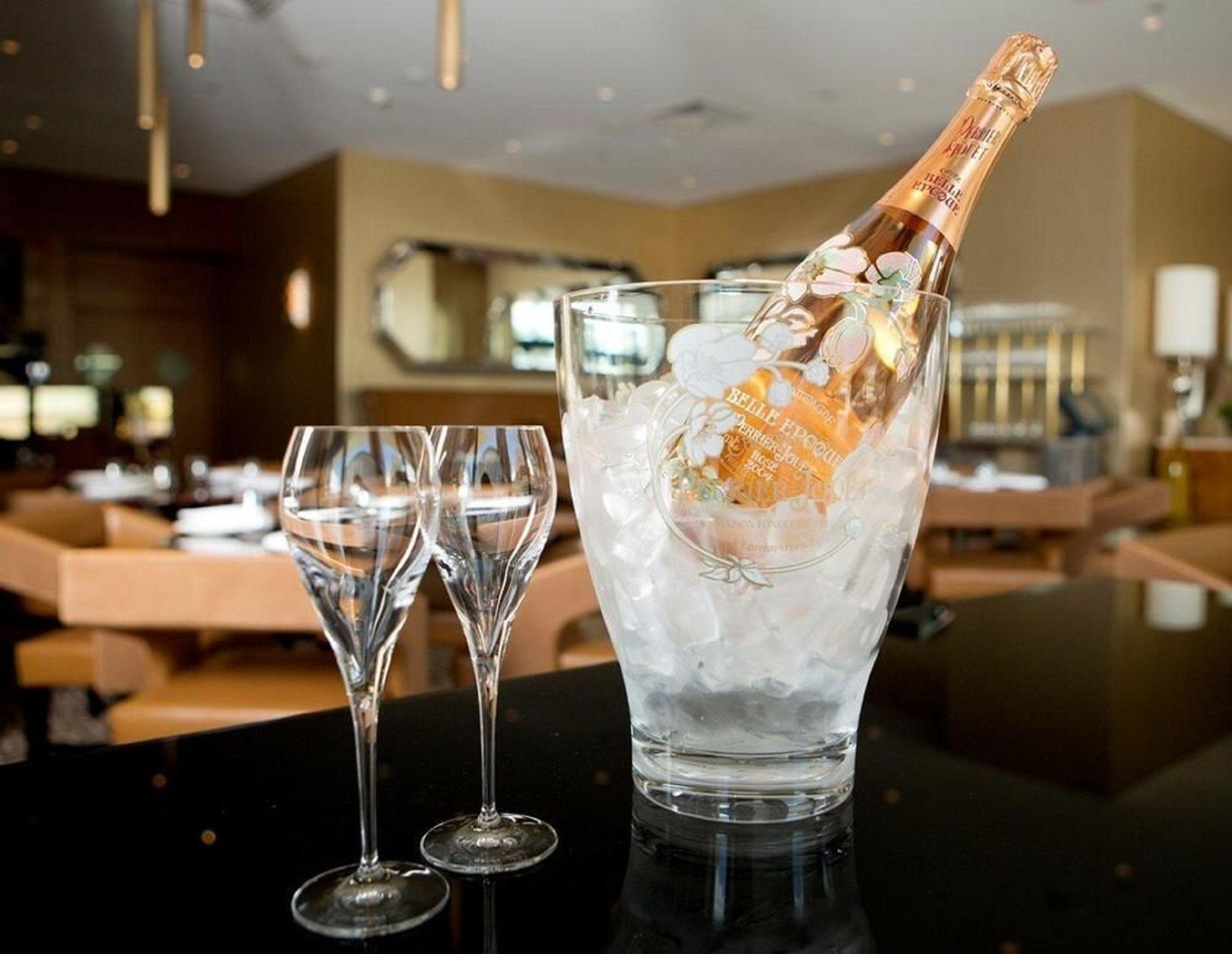 Hotel Rydges South Bank 4*