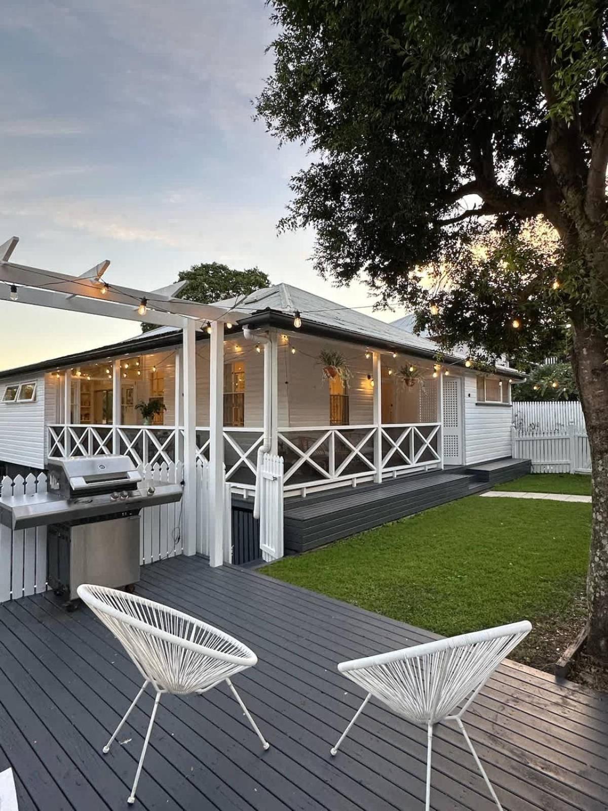 Chic Paddo Pool Fire Pets *