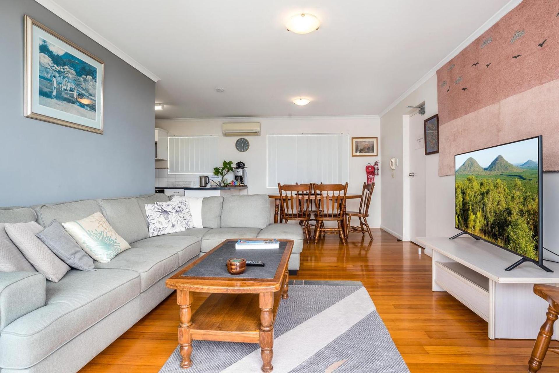 Bayside Breeze Seaside Serenity