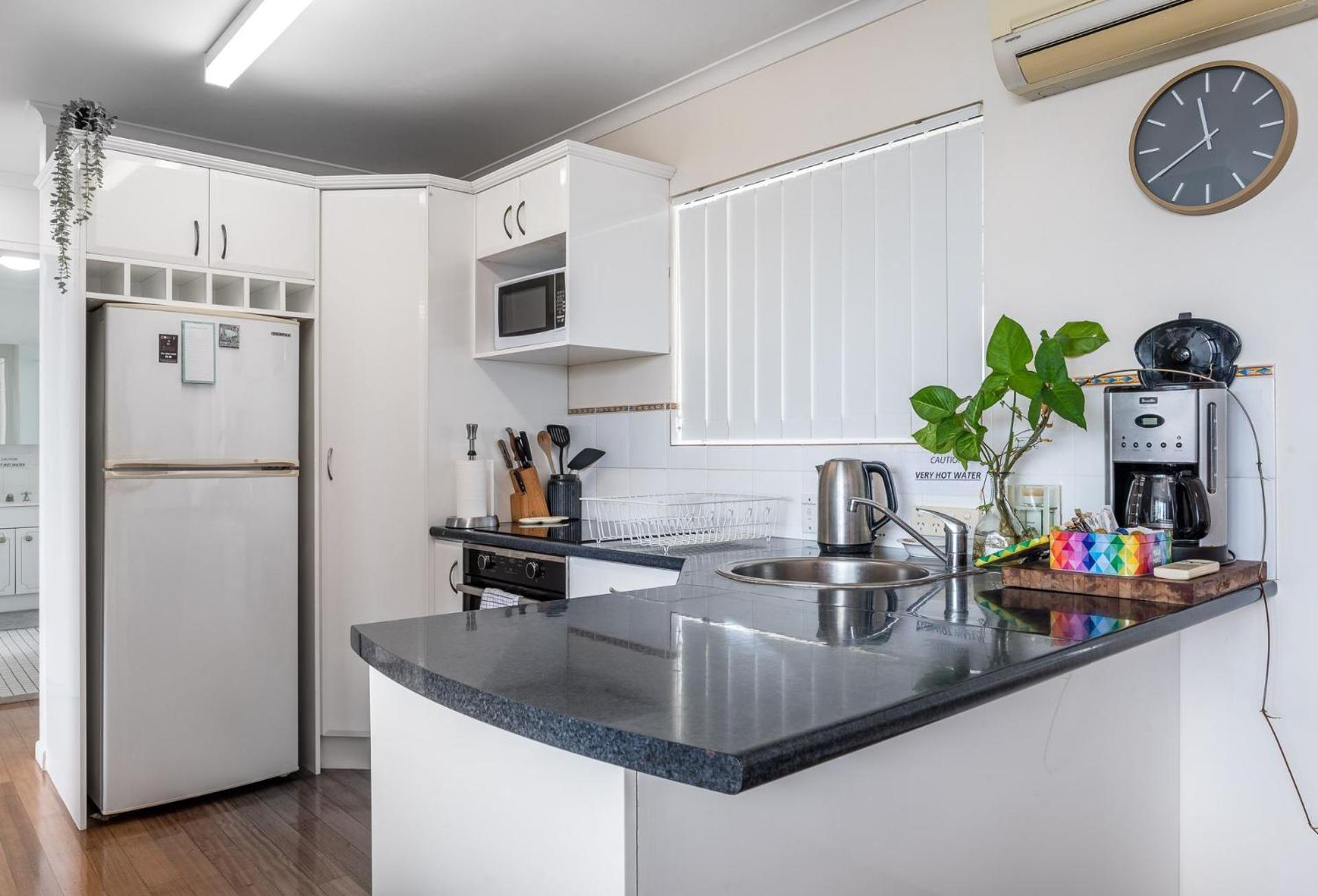 Bayside Breeze Seaside Serenity Apartment