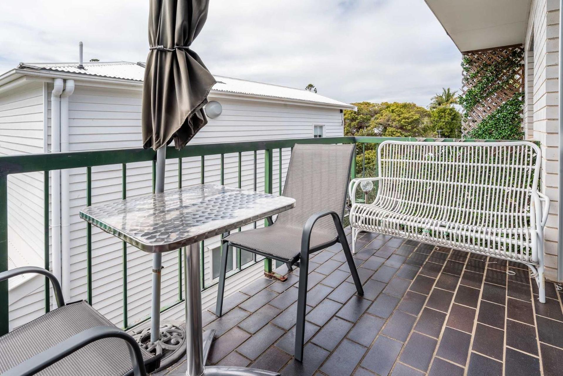 Apartment Bayside Breeze Seaside Serenity