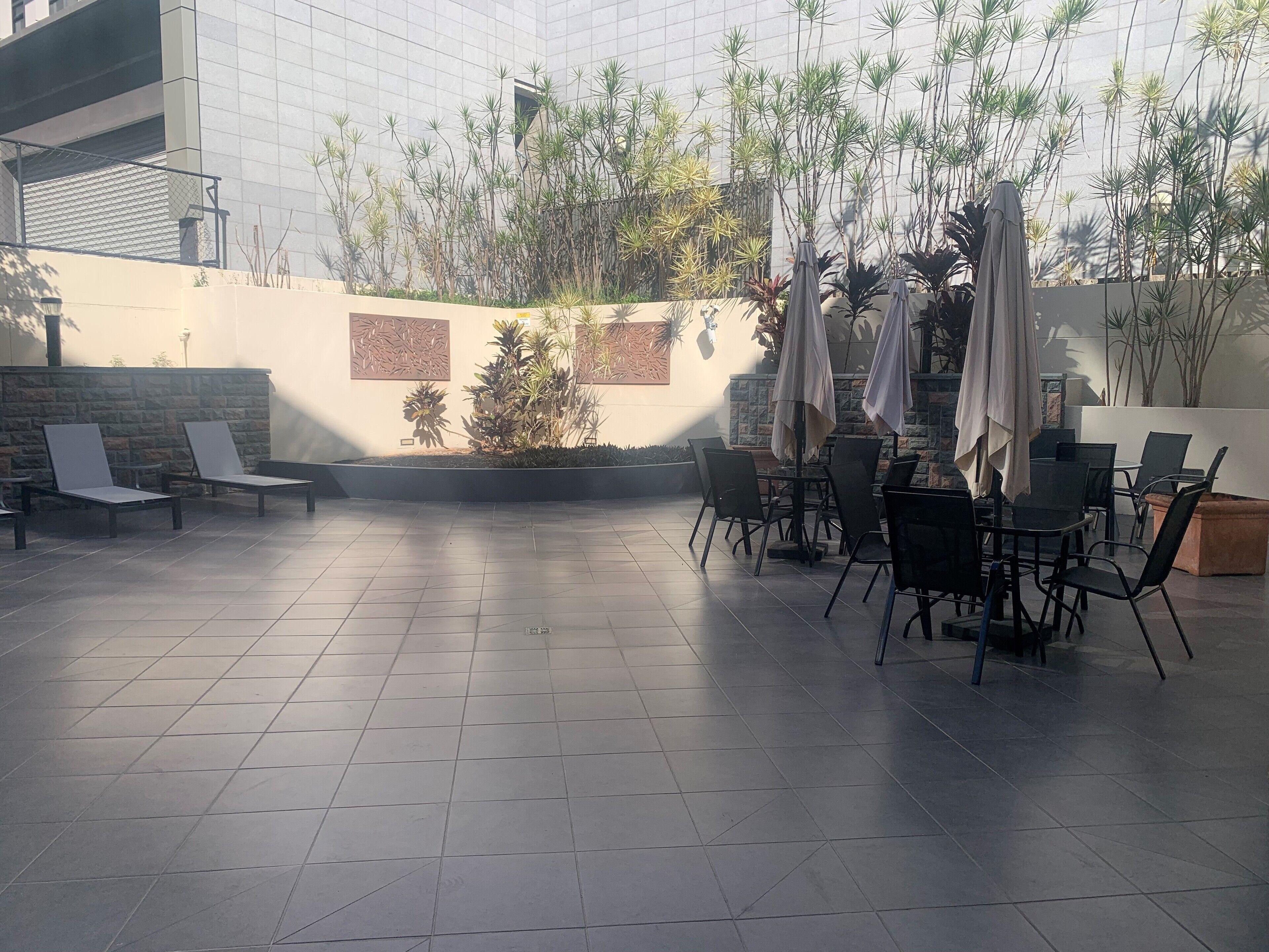 West End Aparthotel 4*