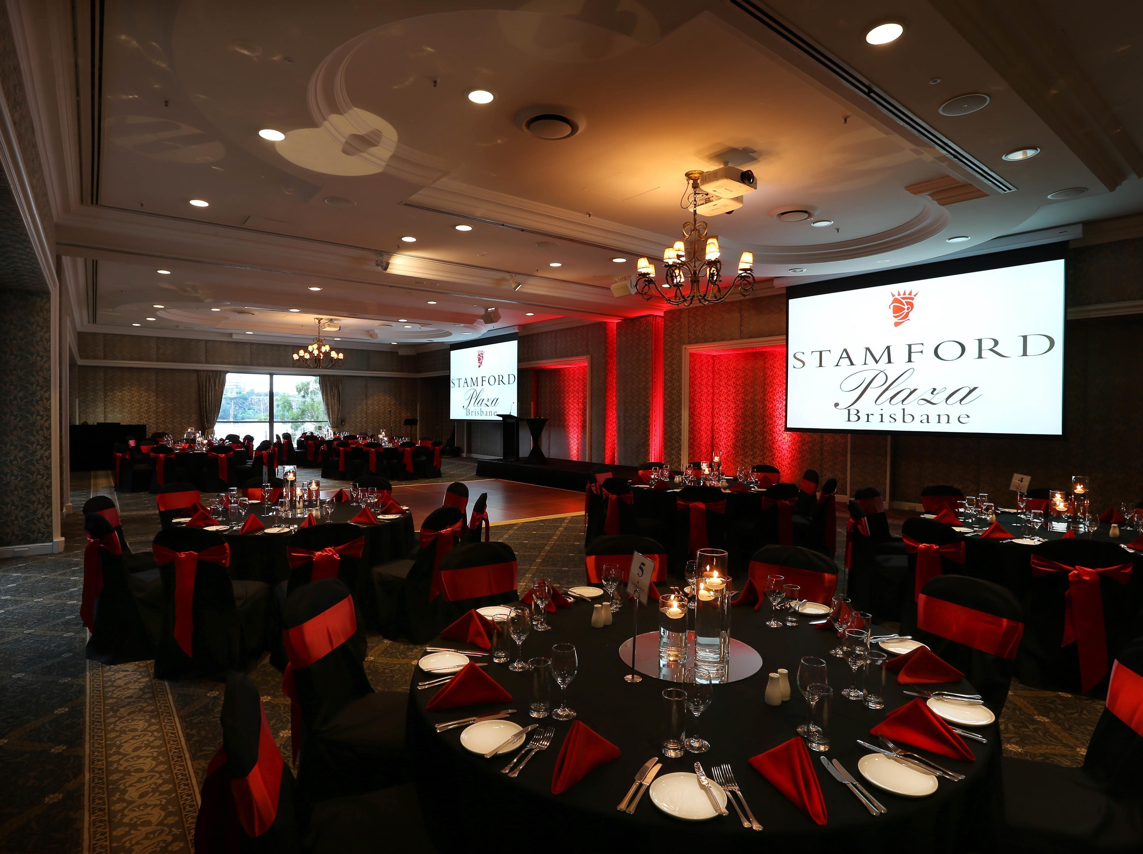 Stamford Plaza Hotel 5*