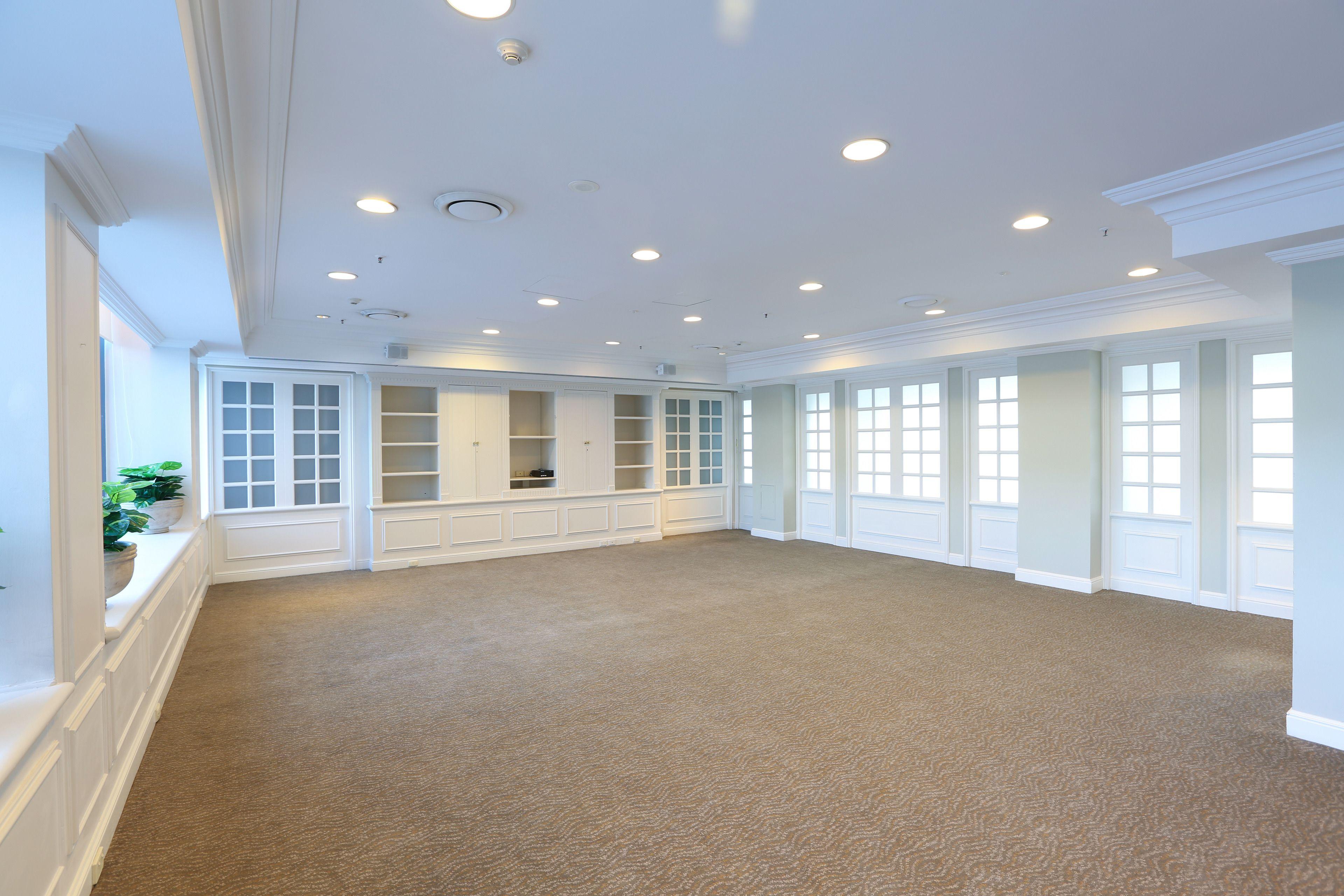 Stamford Plaza Hotel 5*