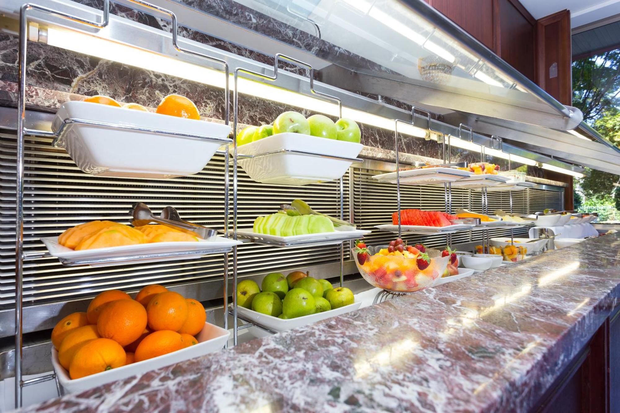 Royal On The Park Hotel