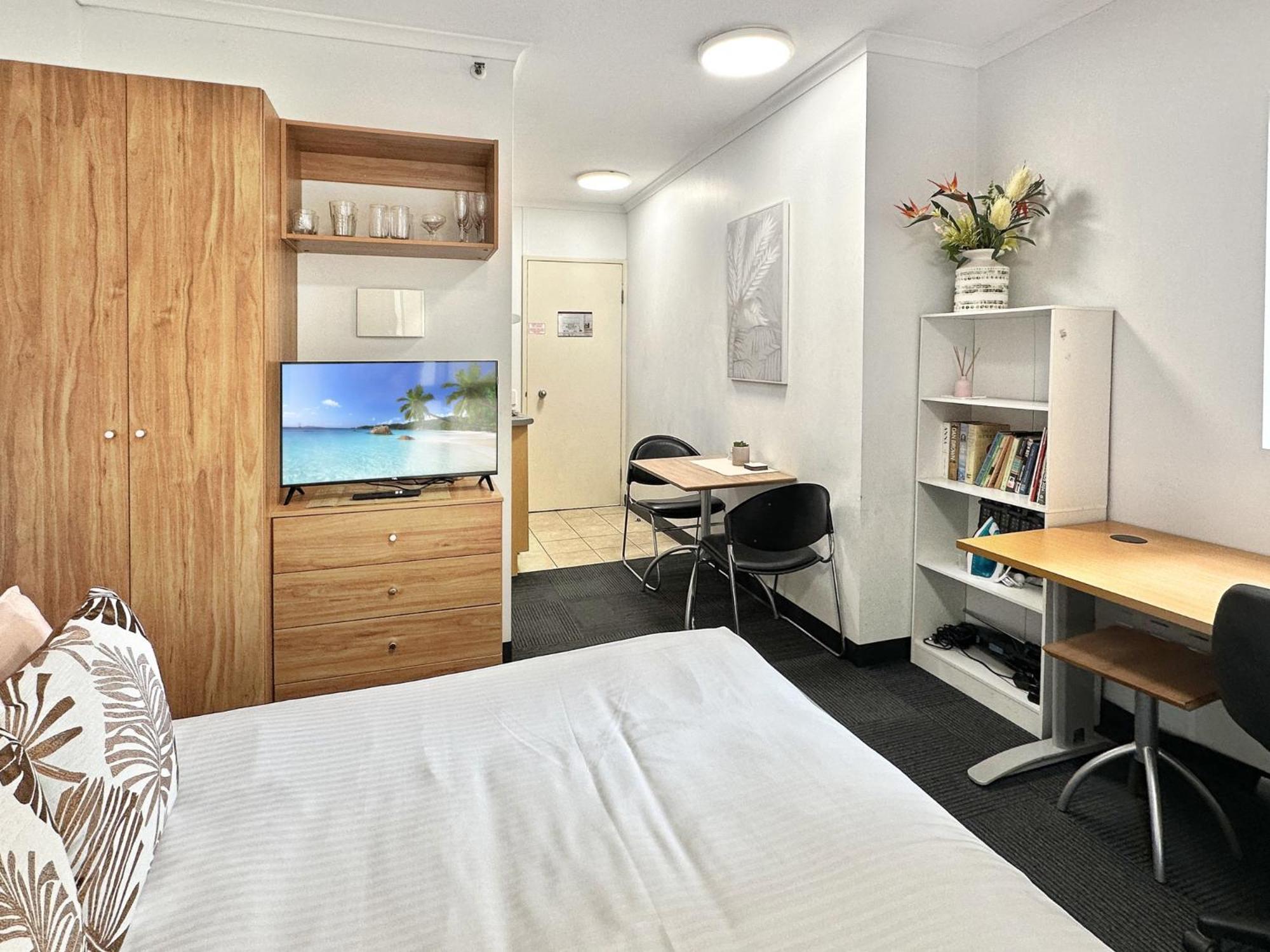 Near Dining Shops And River Walks Inn Brisbane