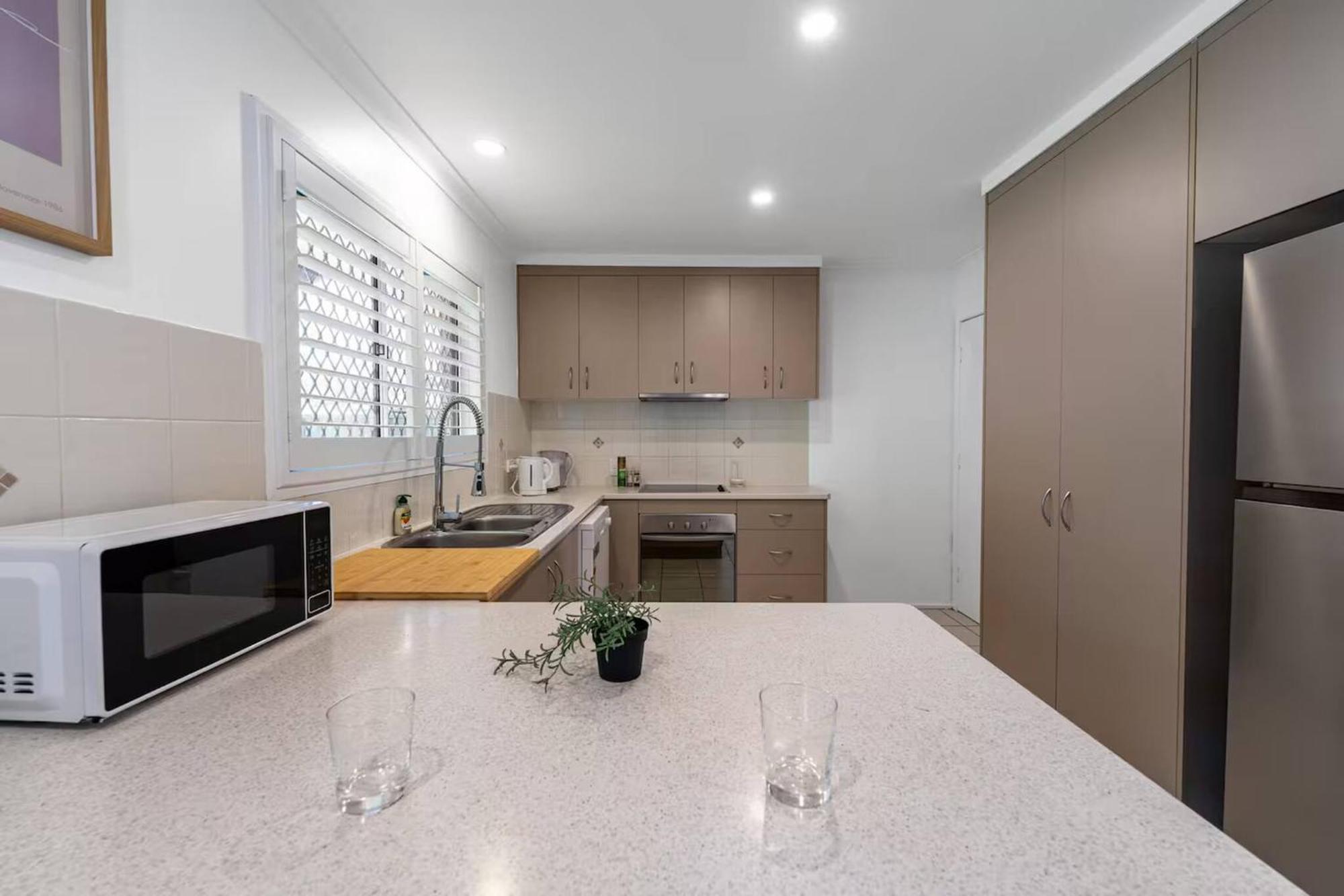 3br Family House In Sunnybank Hills With Free Parking - Near Bne Holiday home Brisbane