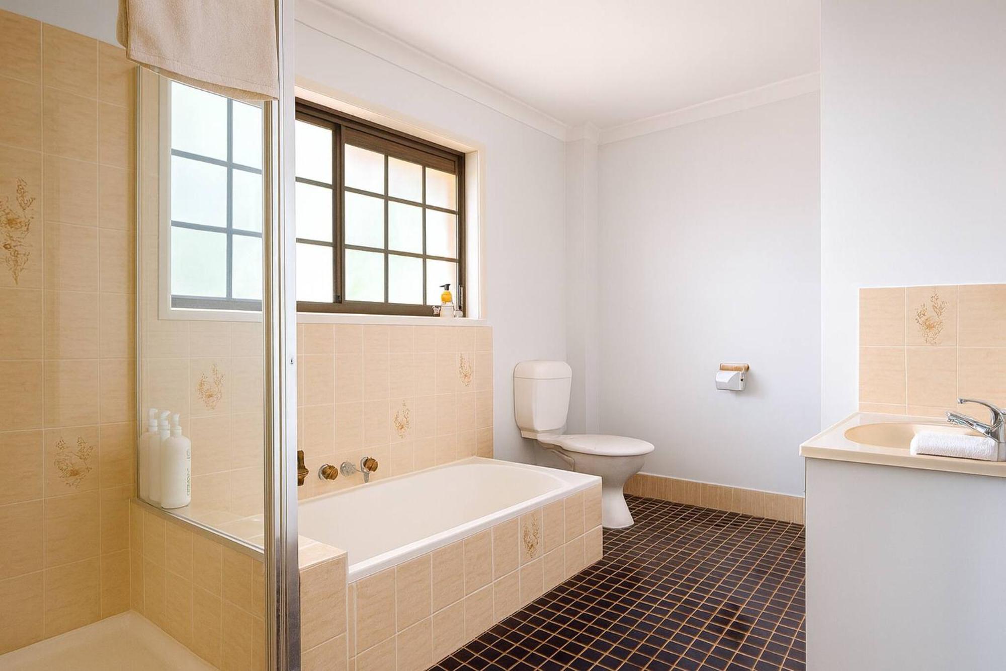 Vintage Soul - Spacious 5br Family Retreat In Macgregor