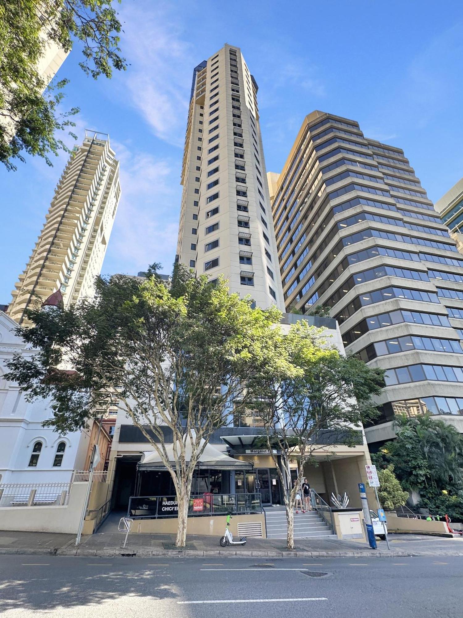 Near Dining Shops And River Walks