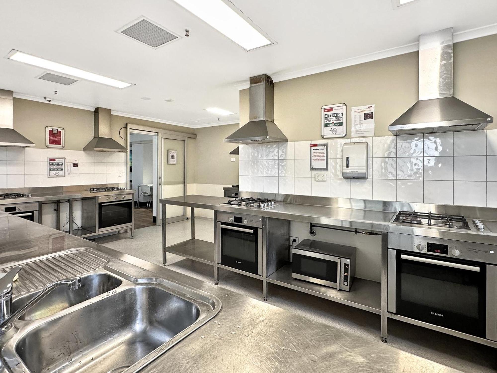 Inn Near Dining Shops And River Walks Brisbane
