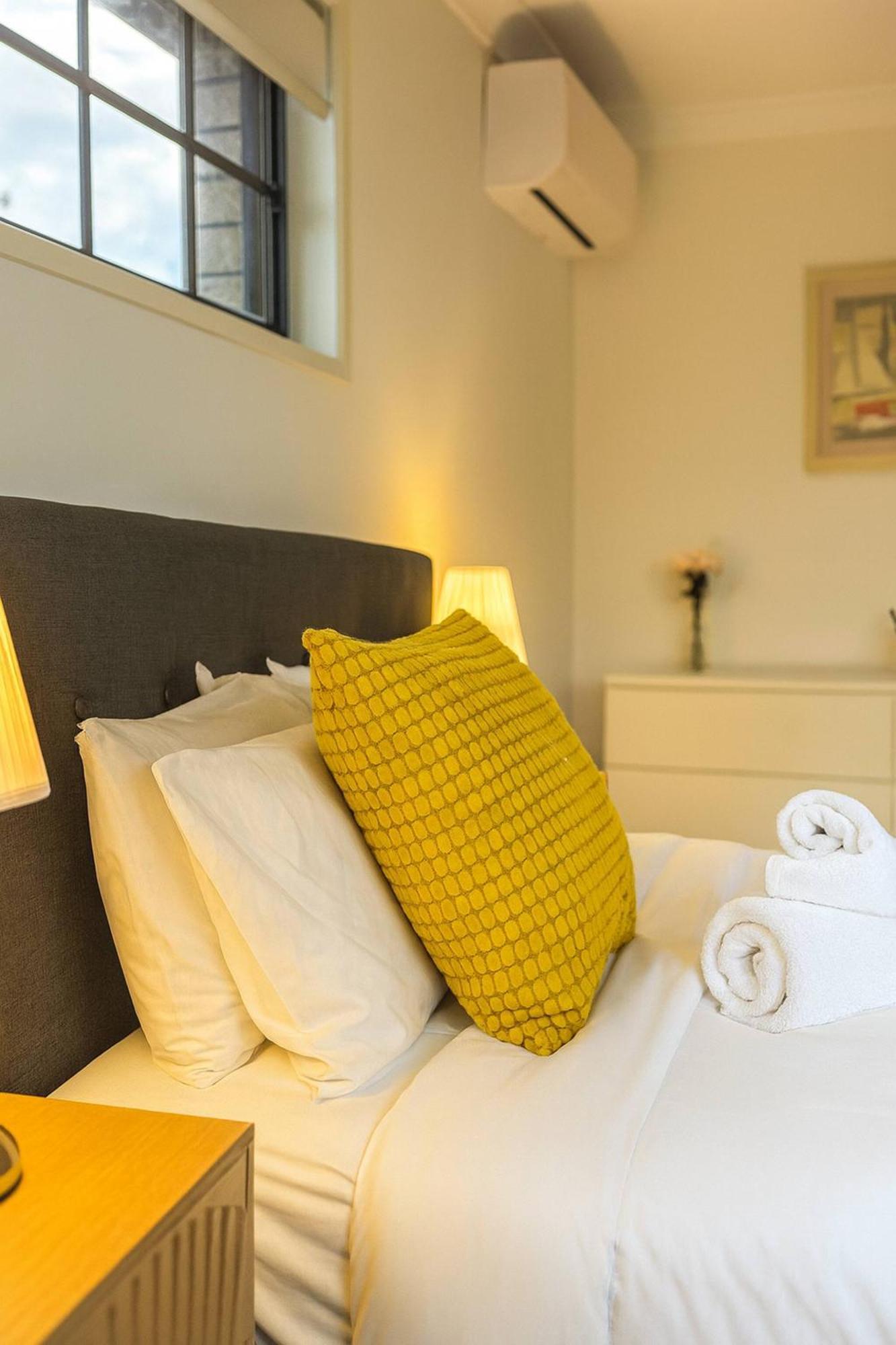 Vintage Soul - Spacious 5br Family Retreat In Macgregor Holiday home