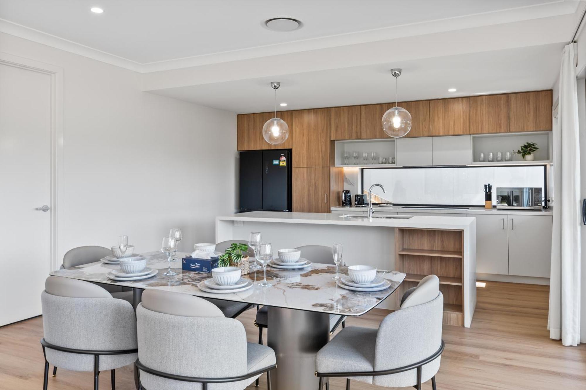 Cassa Aura Place - Modern 4br Homes Holiday home *