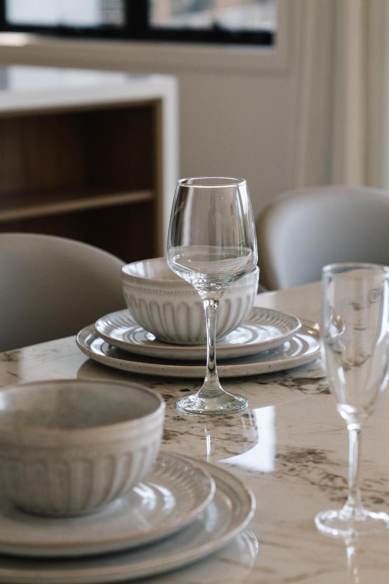 Cassa Aura Place - Modern 4br Homes